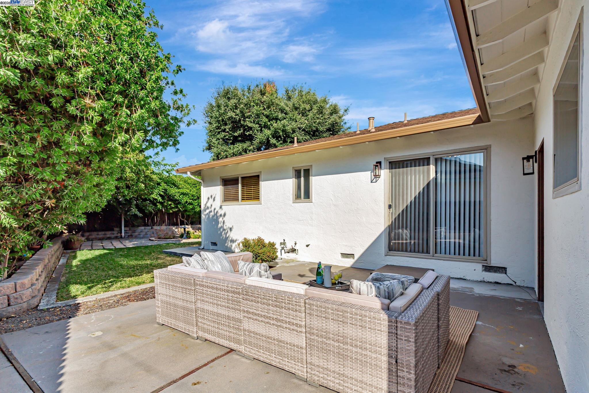 Detail Gallery Image 25 of 31 For 6976 Allegheny Dr, Dublin,  CA 94568 - 3 Beds | 2 Baths