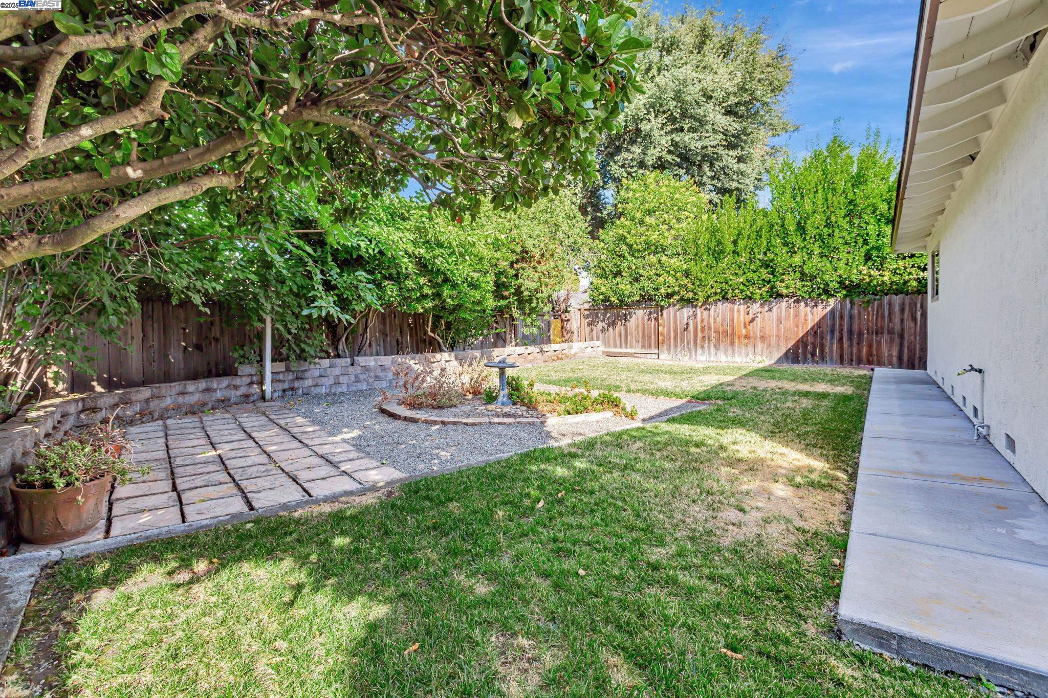 Detail Gallery Image 28 of 31 For 6976 Allegheny Dr, Dublin,  CA 94568 - 3 Beds | 2 Baths