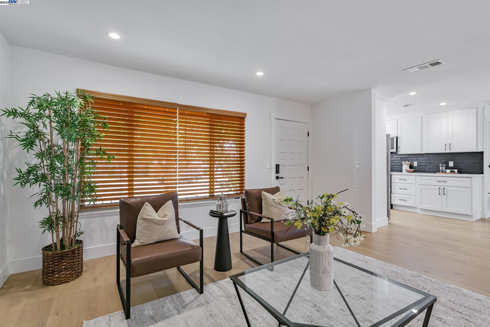 Detail Gallery Image 5 of 31 For 6976 Allegheny Dr, Dublin,  CA 94568 - 3 Beds | 2 Baths