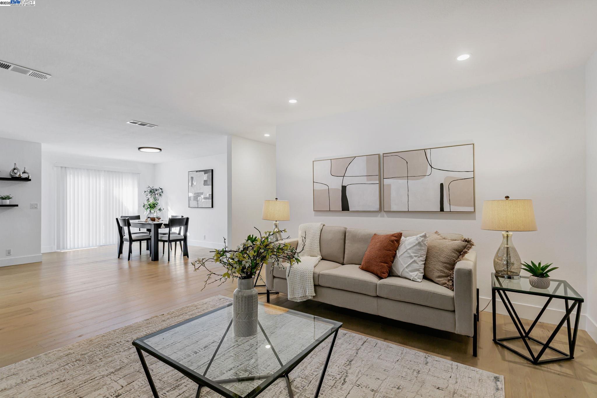 Detail Gallery Image 6 of 31 For 6976 Allegheny Dr, Dublin,  CA 94568 - 3 Beds | 2 Baths
