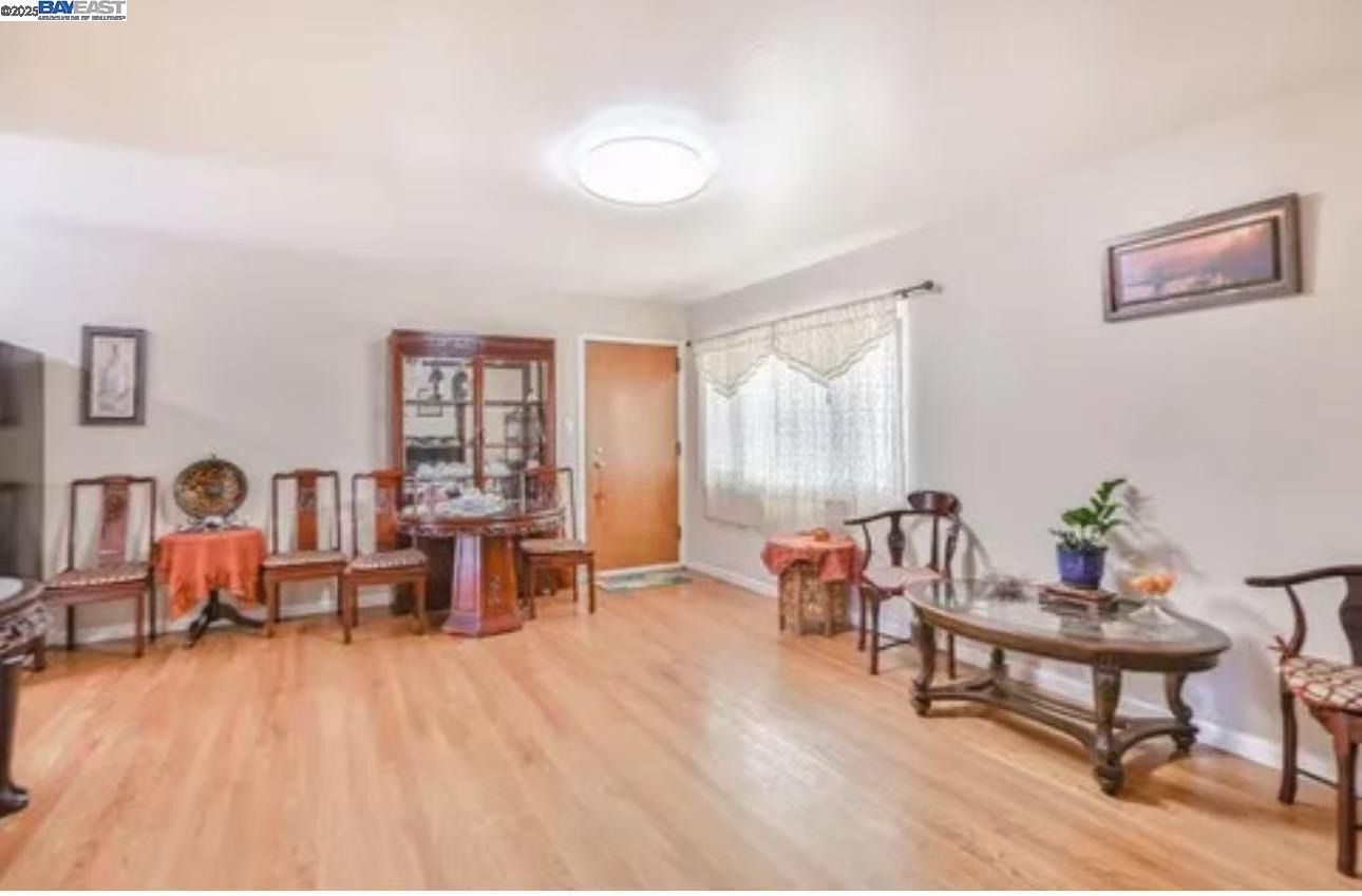 Detail Gallery Image 4 of 43 For 917 Mills Ave, San Bruno,  CA 94066-3179 - – Beds | – Baths