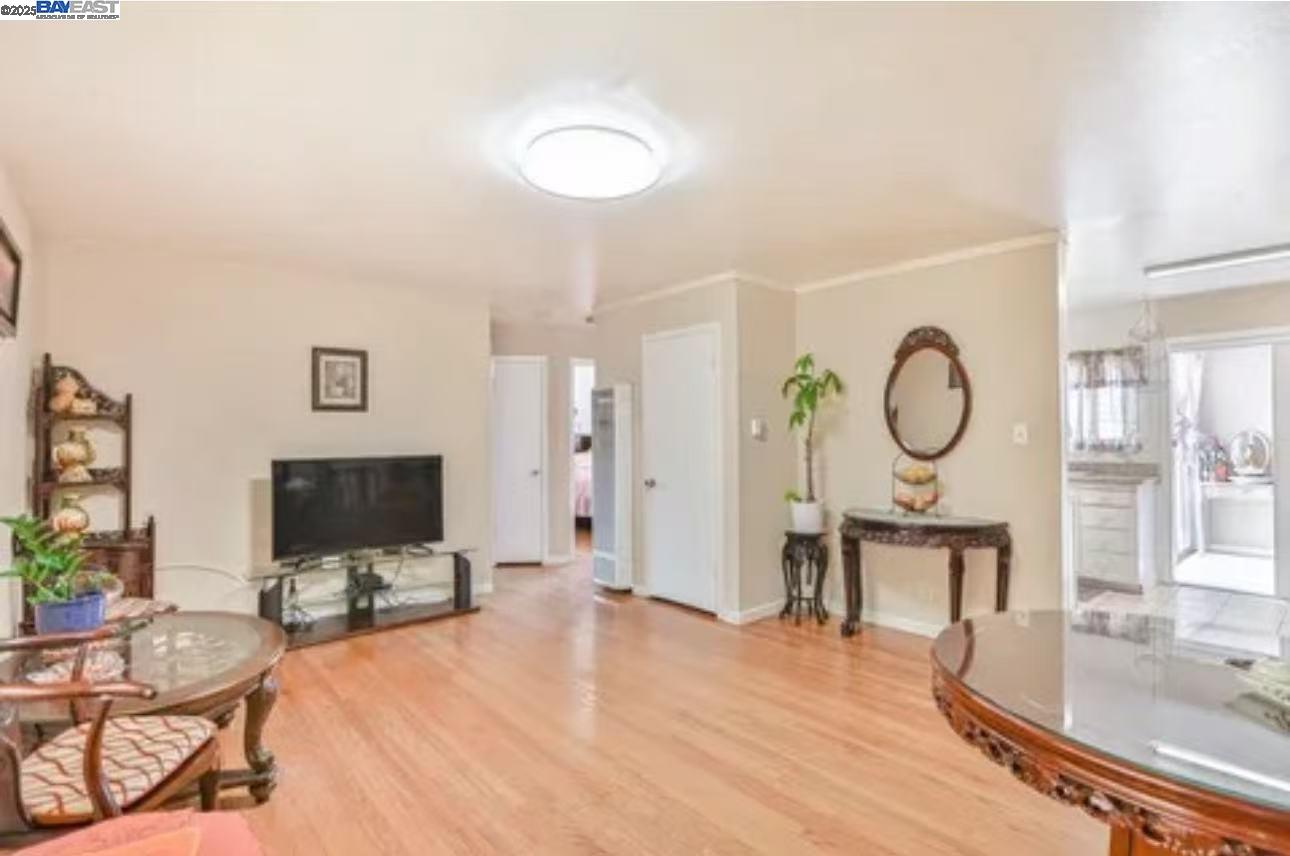 Detail Gallery Image 6 of 43 For 917 Mills Ave, San Bruno,  CA 94066-3179 - – Beds | – Baths