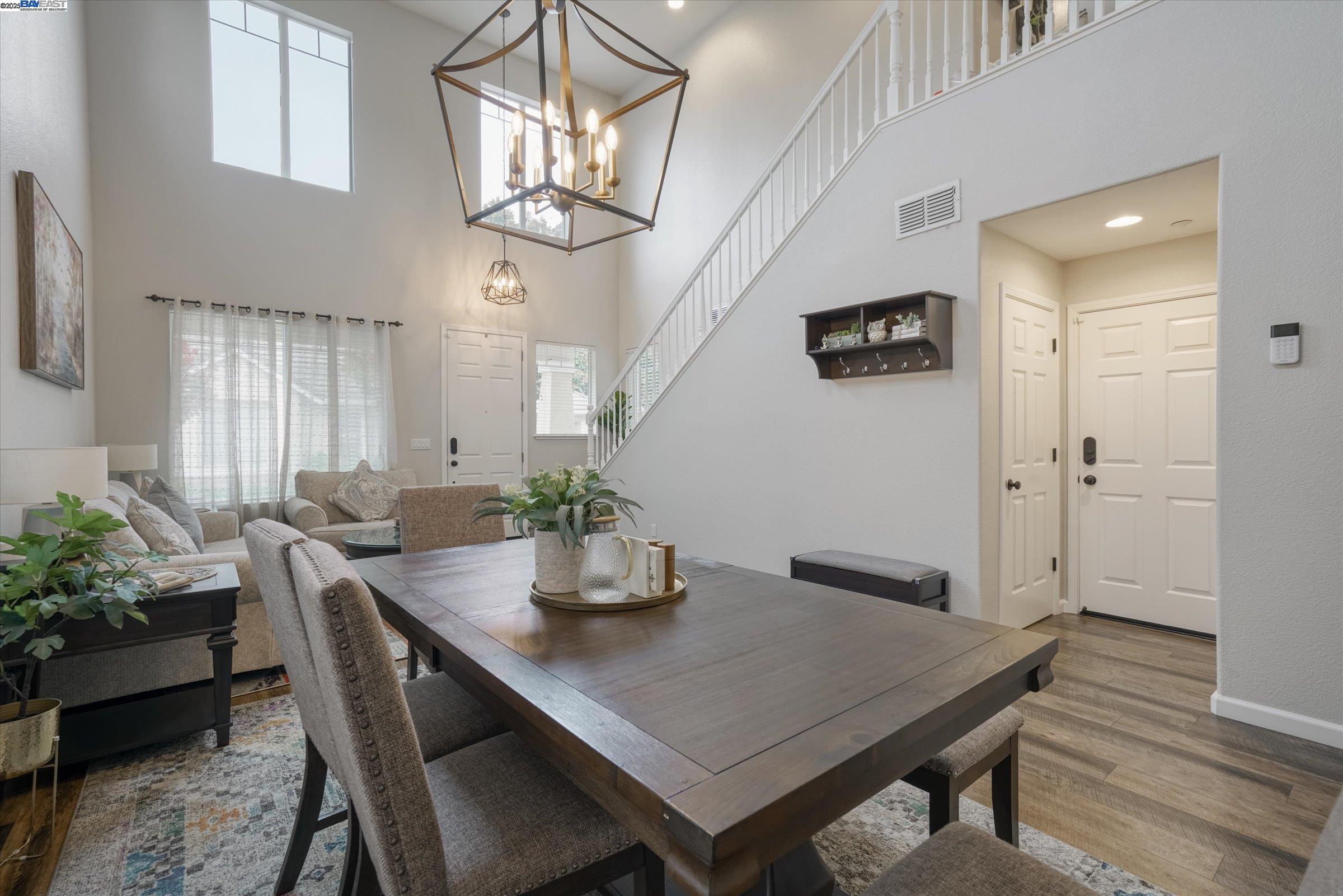 Detail Gallery Image 11 of 60 For 5884 Cedarwood Cmn, Livermore,  CA 94550 - 4 Beds | 2/1 Baths