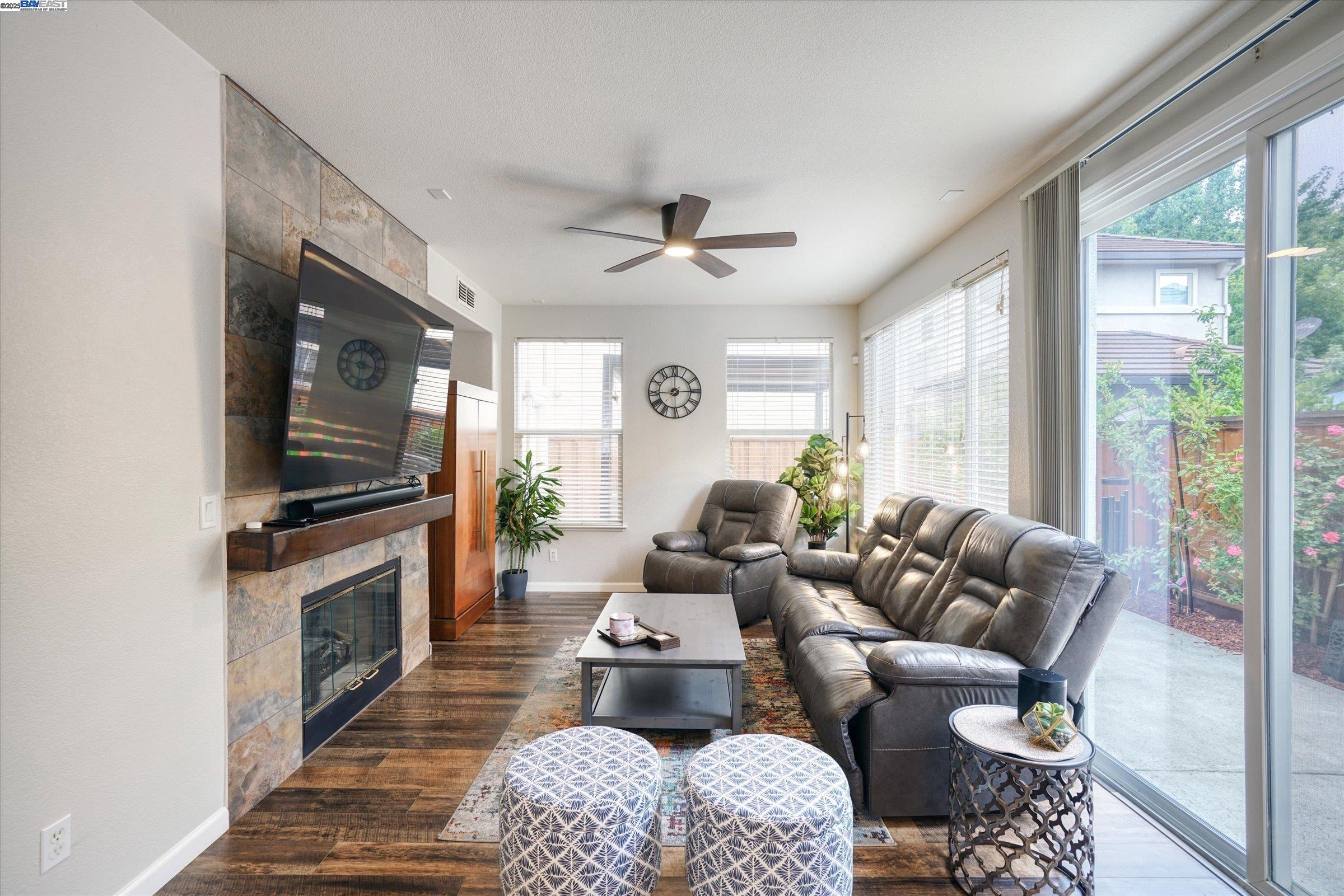 Detail Gallery Image 20 of 60 For 5884 Cedarwood Cmn, Livermore,  CA 94550 - 4 Beds | 2/1 Baths
