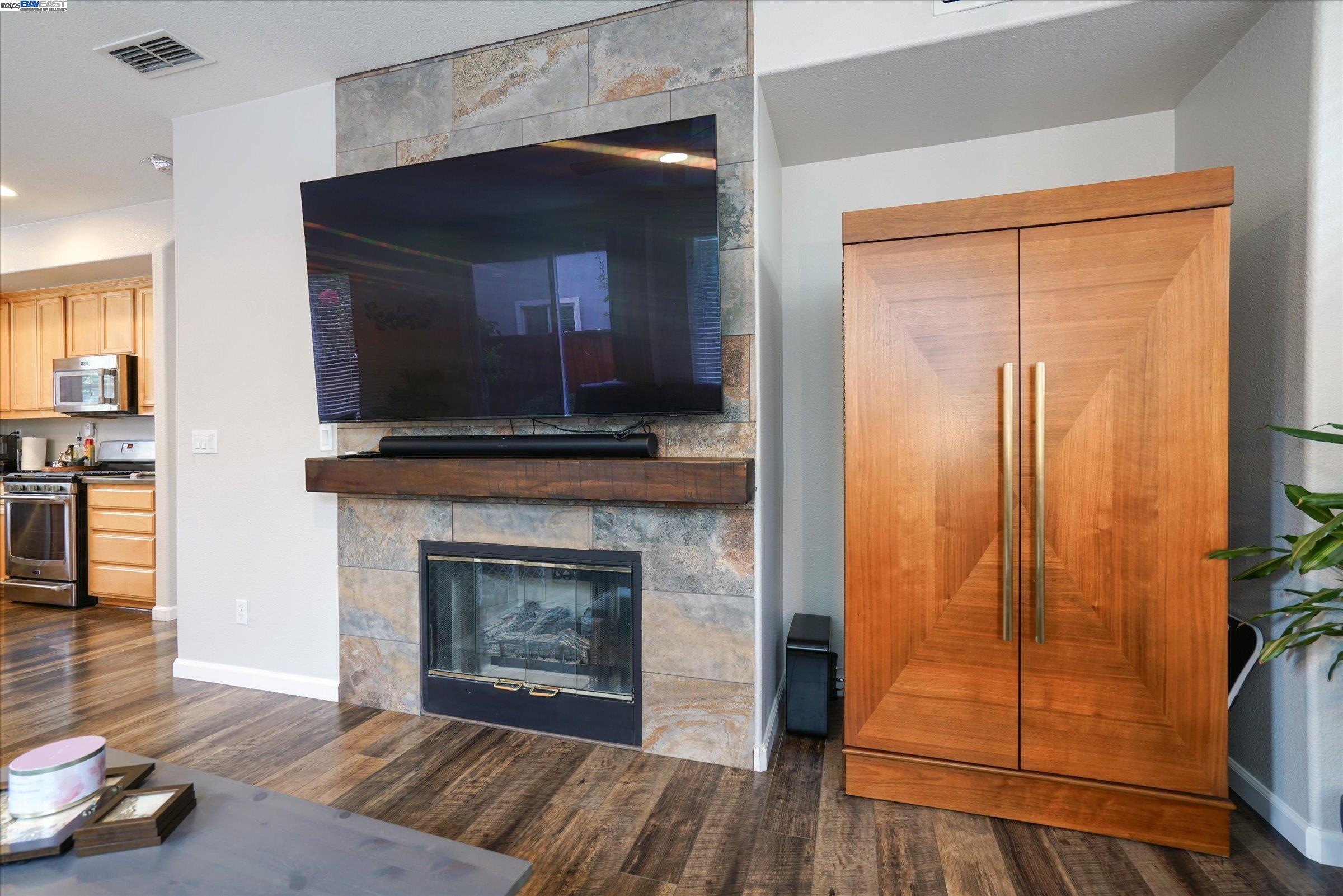 Detail Gallery Image 23 of 60 For 5884 Cedarwood Cmn, Livermore,  CA 94550 - 4 Beds | 2/1 Baths