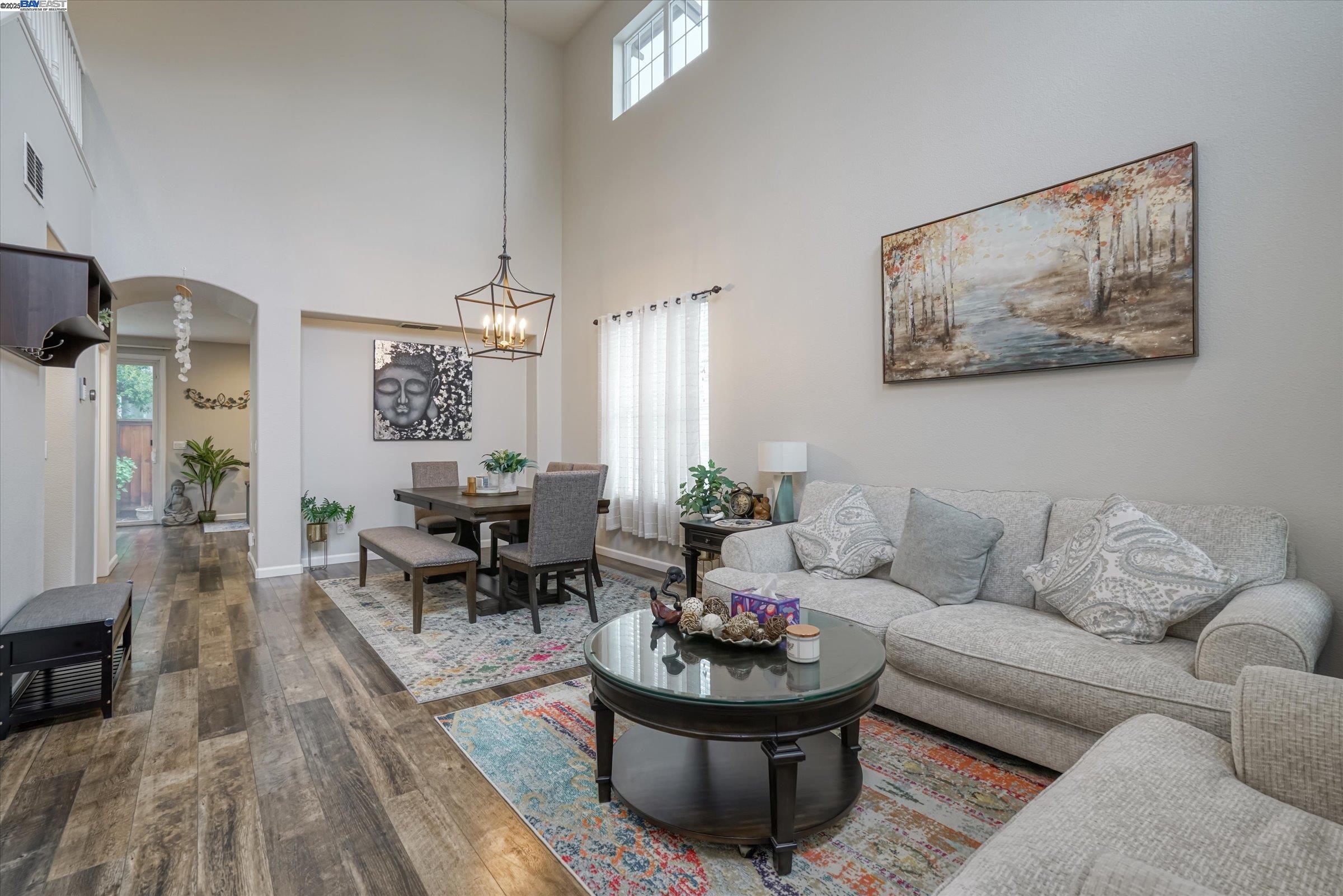 Detail Gallery Image 5 of 60 For 5884 Cedarwood Cmn, Livermore,  CA 94550 - 4 Beds | 2/1 Baths