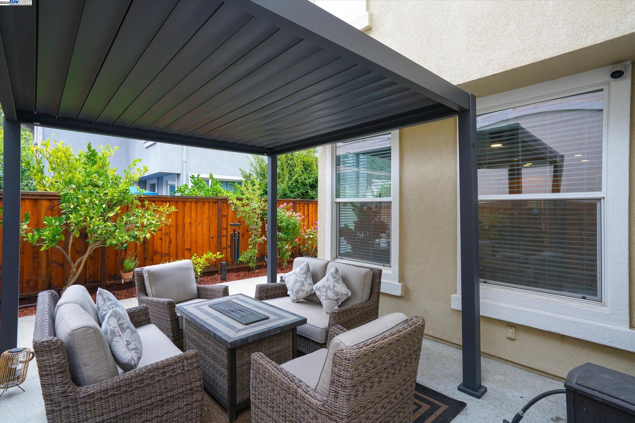 Detail Gallery Image 45 of 60 For 5884 Cedarwood Cmn, Livermore,  CA 94550 - 4 Beds | 2/1 Baths