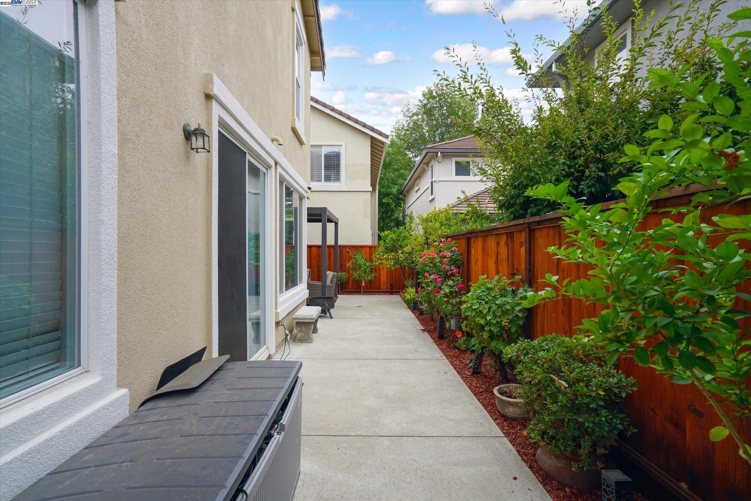 Detail Gallery Image 48 of 60 For 5884 Cedarwood Cmn, Livermore,  CA 94550 - 4 Beds | 2/1 Baths