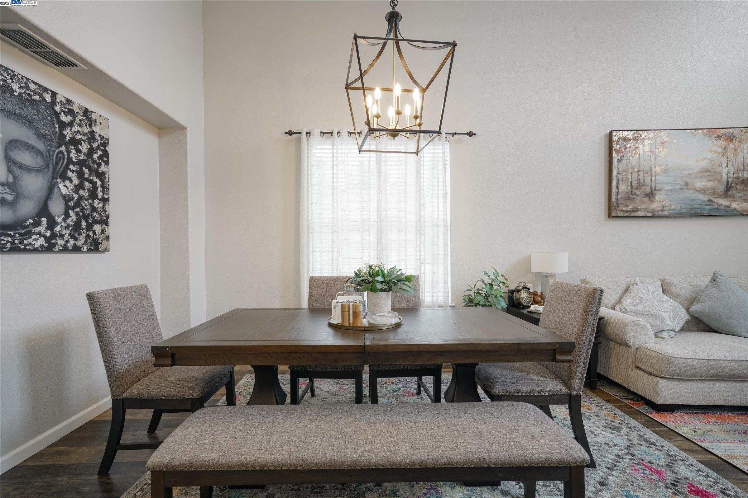 Detail Gallery Image 9 of 60 For 5884 Cedarwood Cmn, Livermore,  CA 94550 - 4 Beds | 2/1 Baths