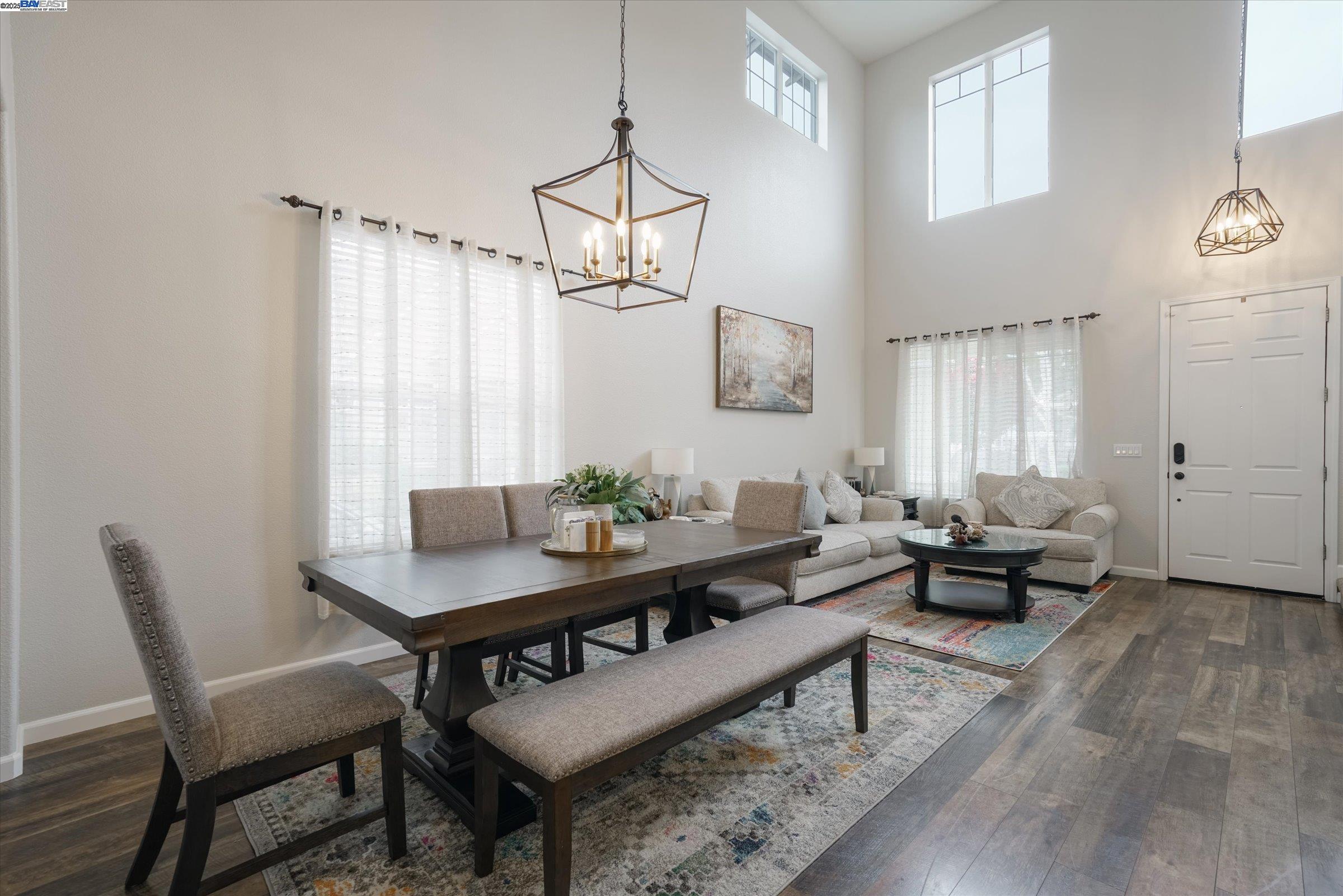 Detail Gallery Image 10 of 60 For 5884 Cedarwood Cmn, Livermore,  CA 94550 - 4 Beds | 2/1 Baths