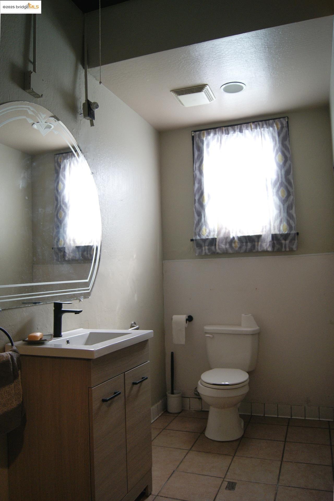 Detail Gallery Image 6 of 10 For 58 Main St., Isleton,  CA 95641 - 2 Beds | 3 Baths