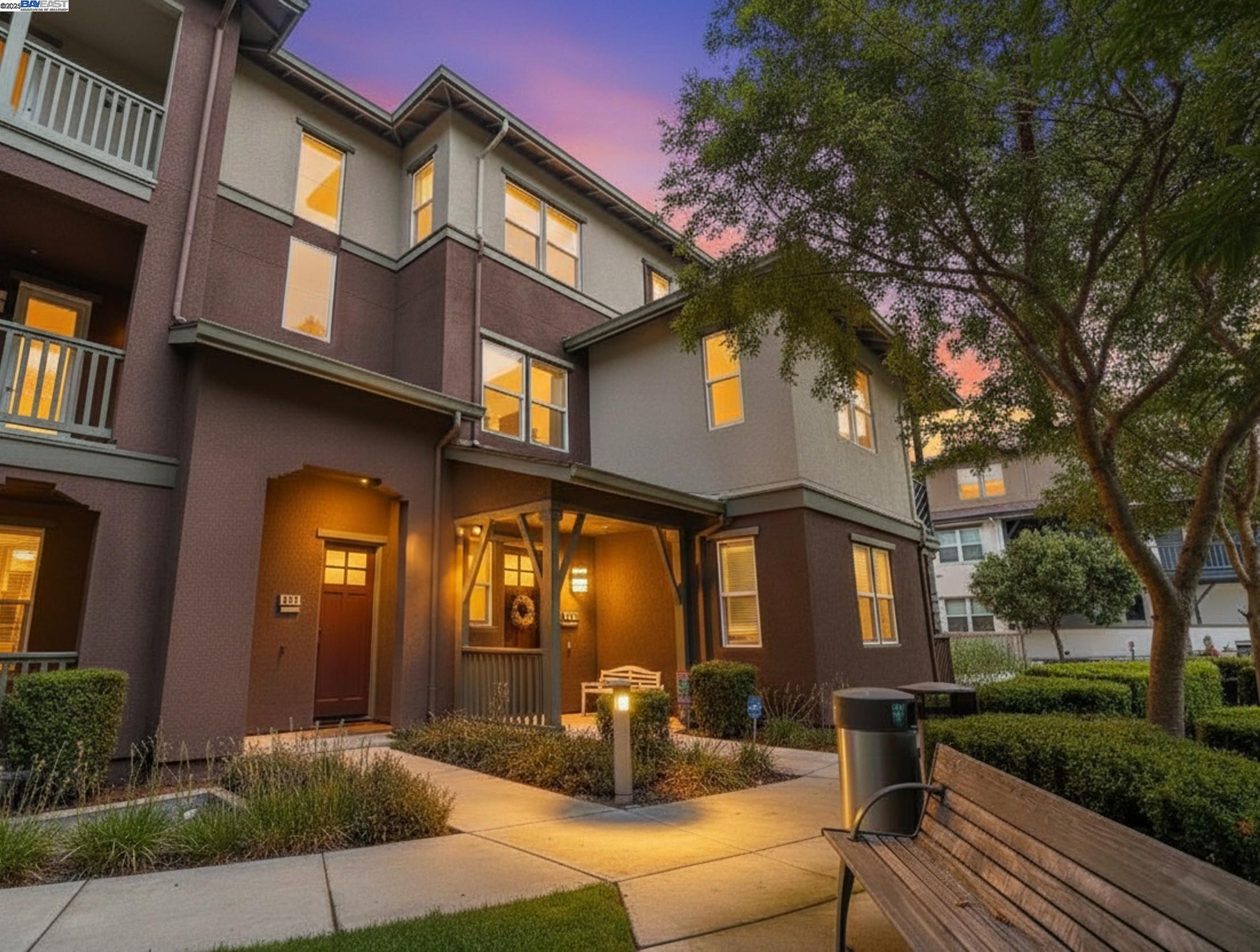 Detail Gallery Image 2 of 37 For 477 Mitchell Ave, Alameda,  CA 94501 - 3 Beds | 2/1 Baths