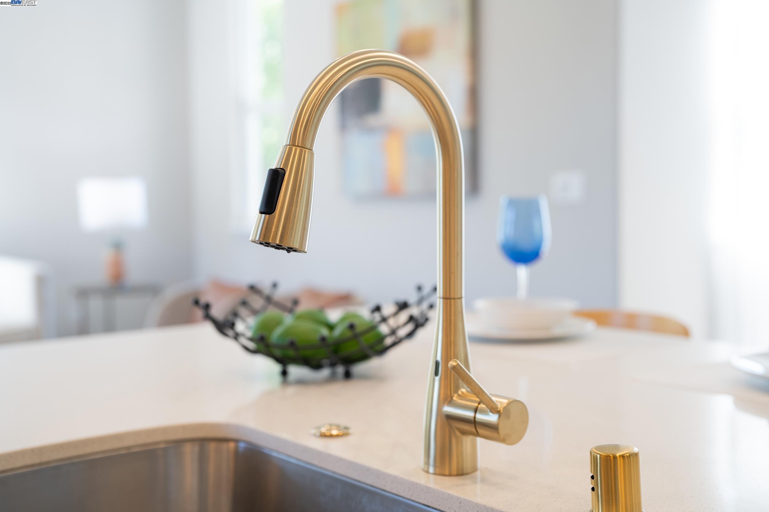 Detail Gallery Image 11 of 37 For 477 Mitchell Ave, Alameda,  CA 94501 - 3 Beds | 2/1 Baths