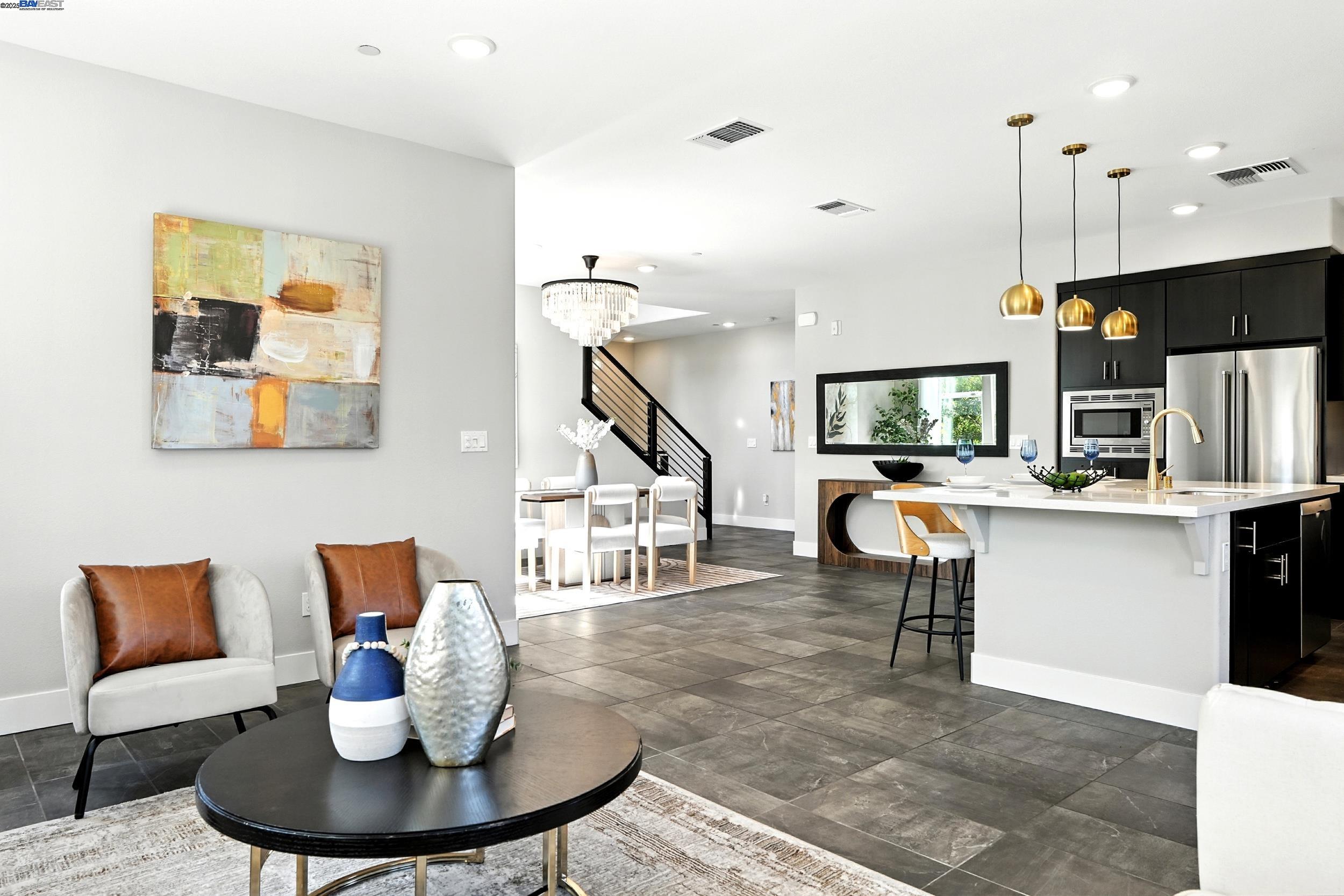 Detail Gallery Image 16 of 37 For 477 Mitchell Ave, Alameda,  CA 94501 - 3 Beds | 2/1 Baths