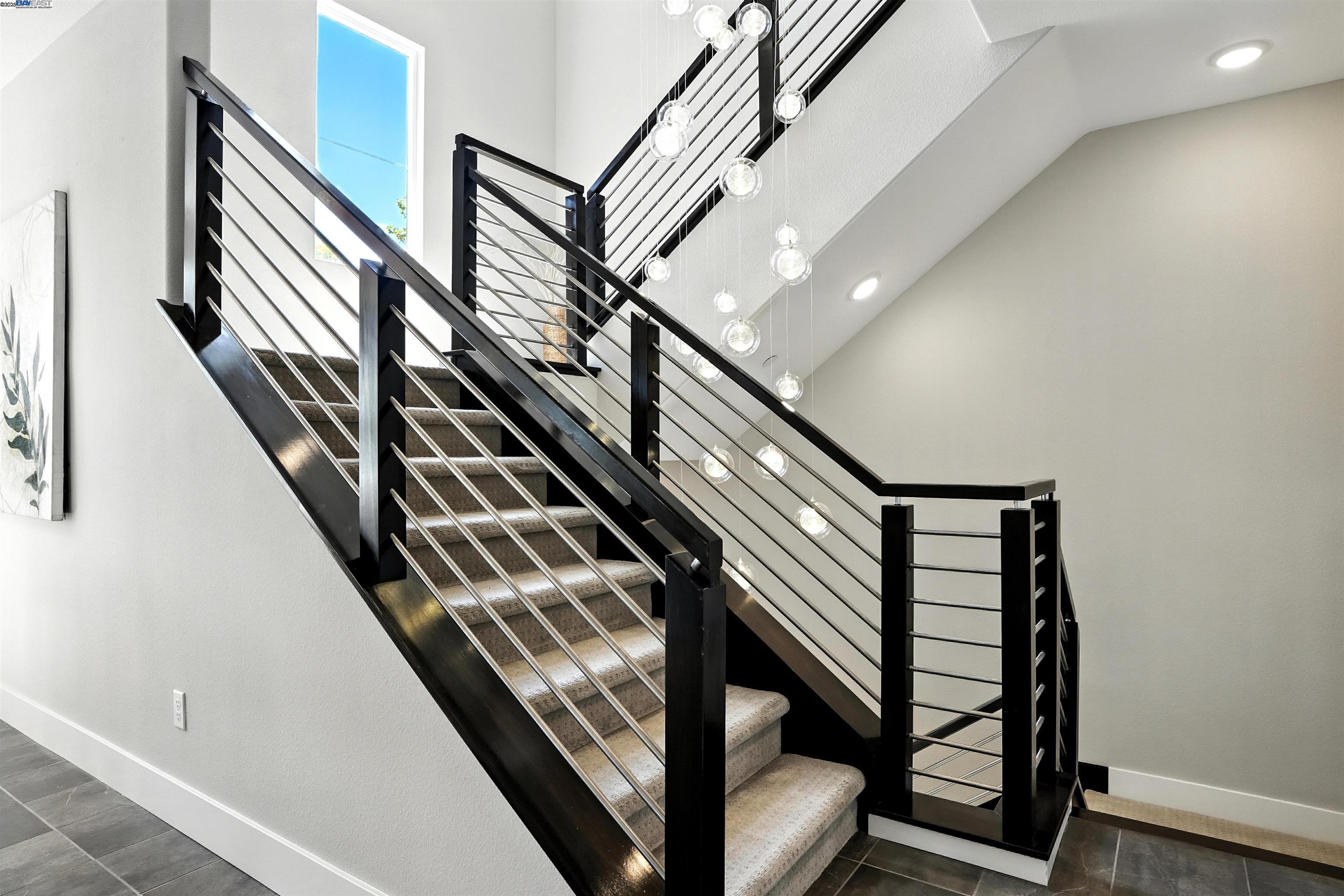 Detail Gallery Image 20 of 37 For 477 Mitchell Ave, Alameda,  CA 94501 - 3 Beds | 2/1 Baths