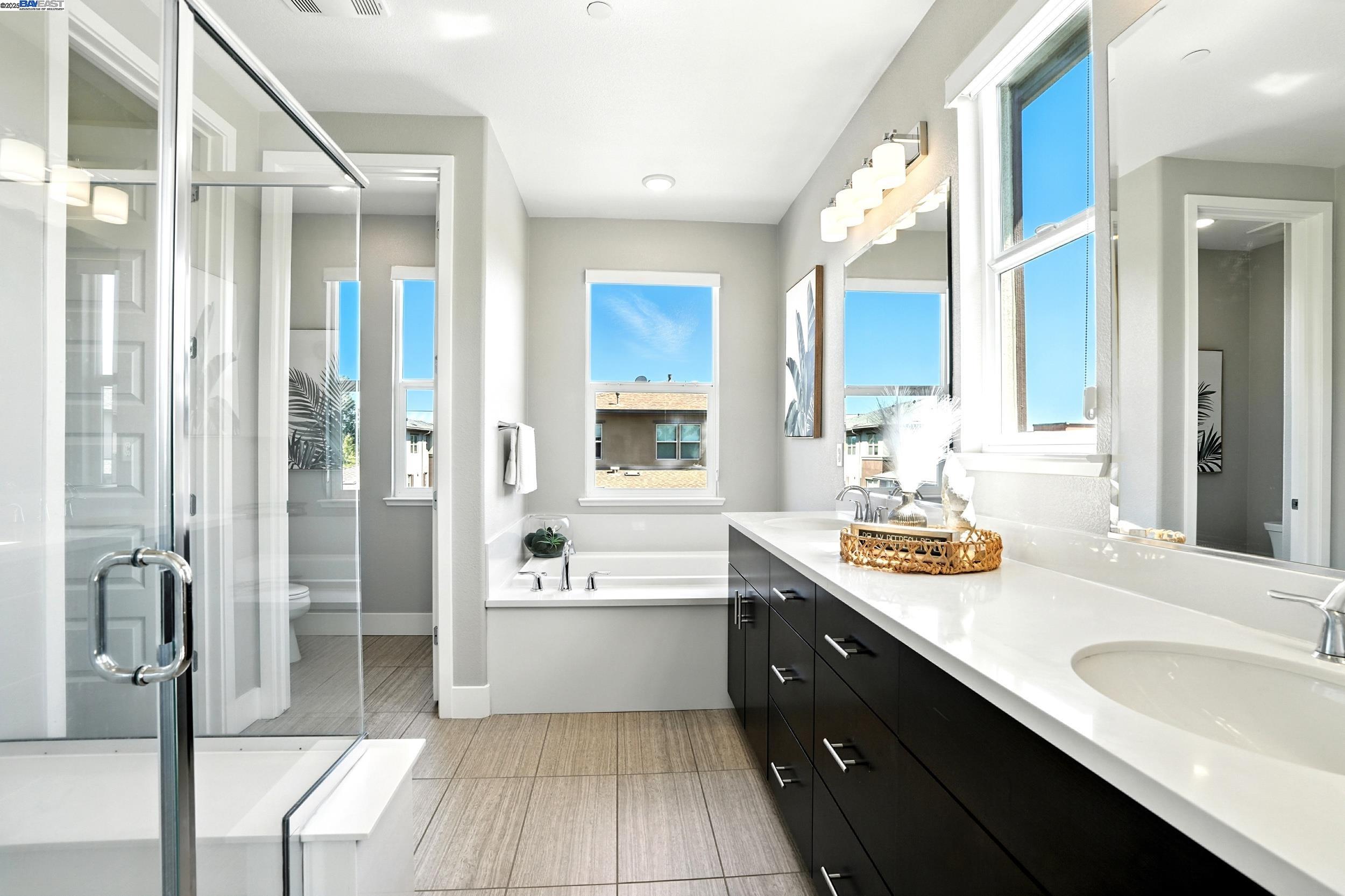 Detail Gallery Image 23 of 37 For 477 Mitchell Ave, Alameda,  CA 94501 - 3 Beds | 2/1 Baths