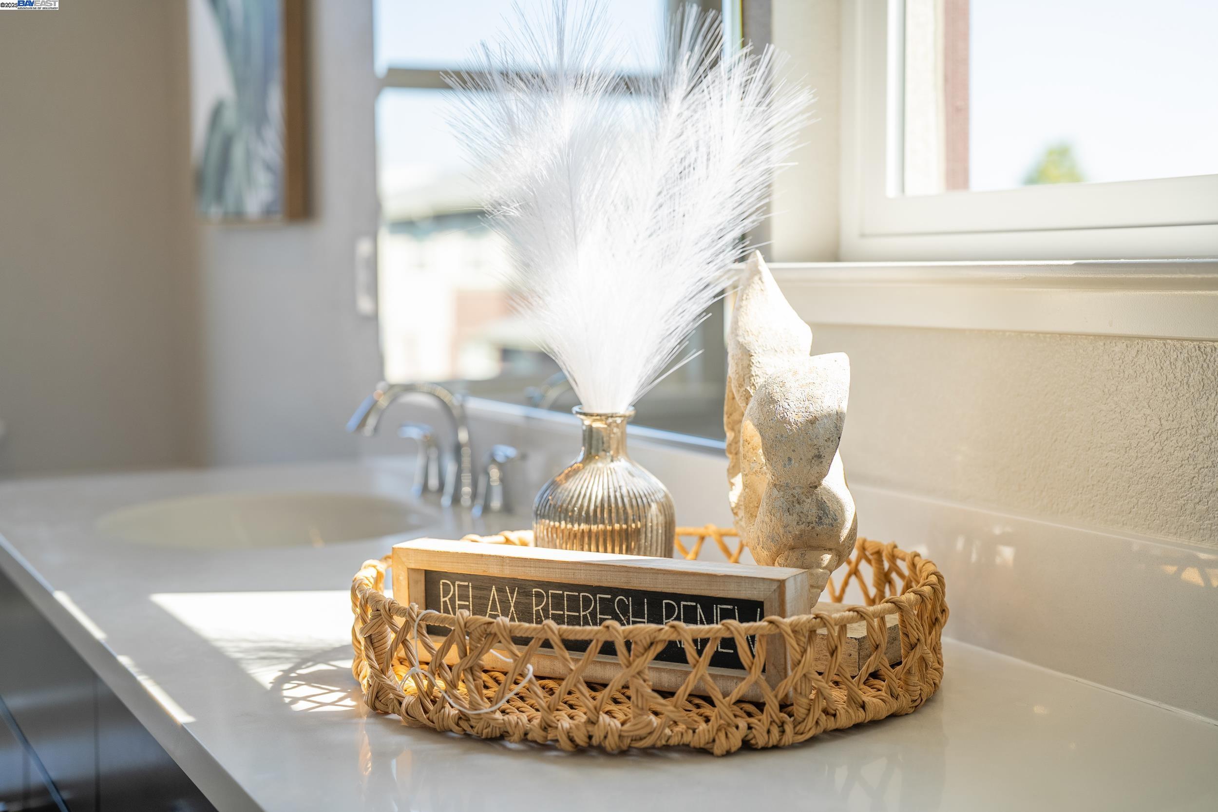 Detail Gallery Image 25 of 37 For 477 Mitchell Ave, Alameda,  CA 94501 - 3 Beds | 2/1 Baths