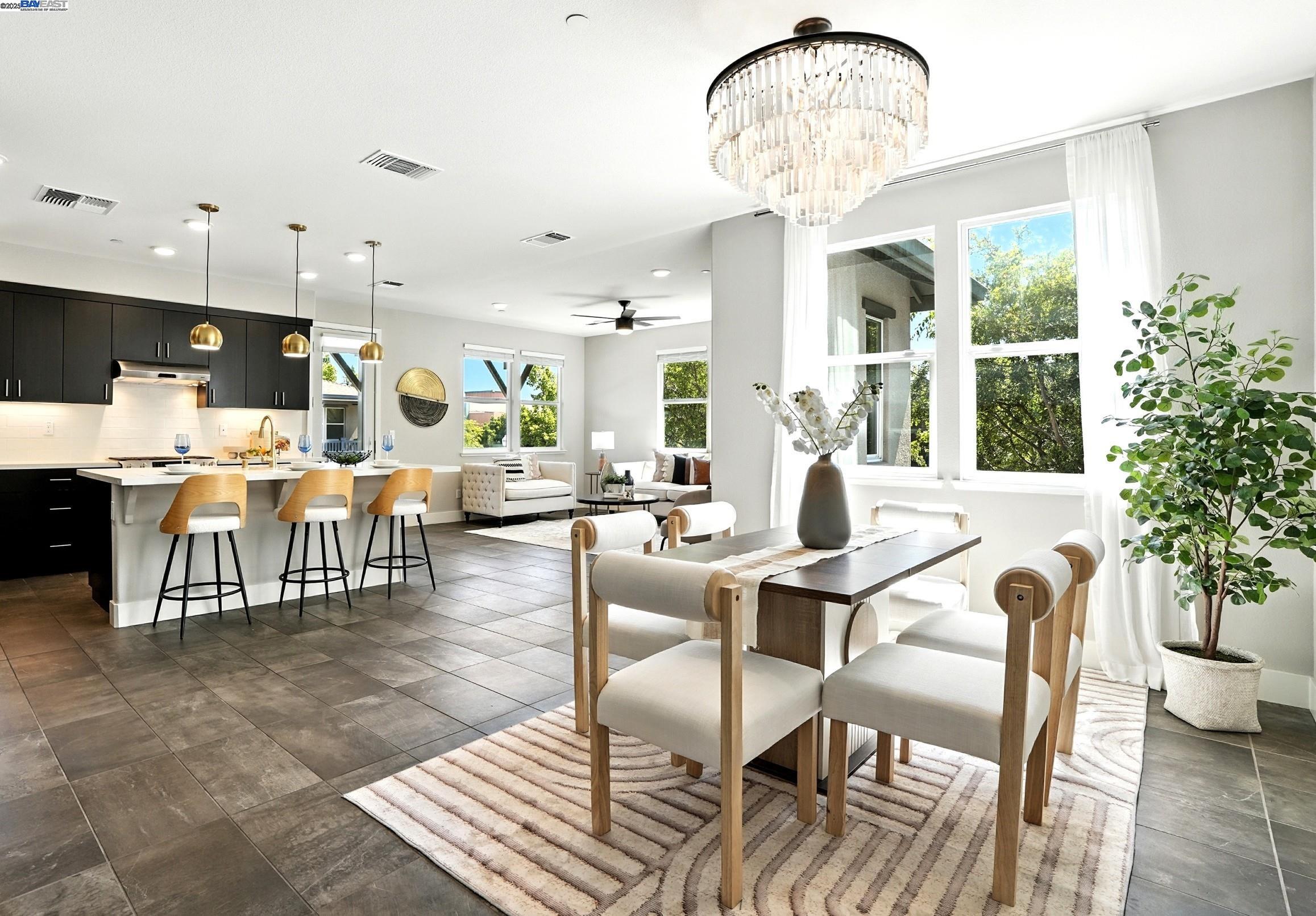 Detail Gallery Image 4 of 37 For 477 Mitchell Ave, Alameda,  CA 94501 - 3 Beds | 2/1 Baths
