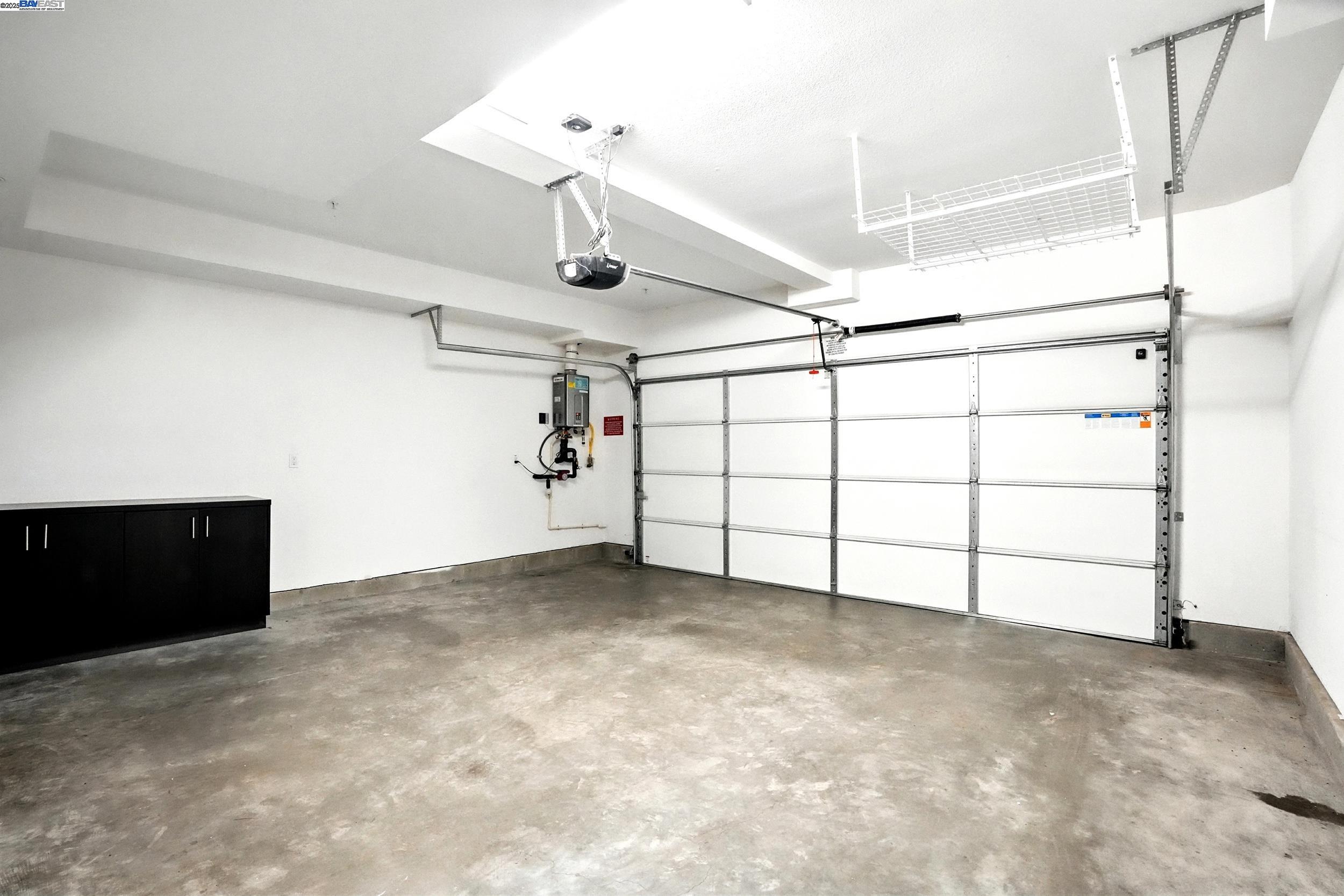 Detail Gallery Image 33 of 37 For 477 Mitchell Ave, Alameda,  CA 94501 - 3 Beds | 2/1 Baths
