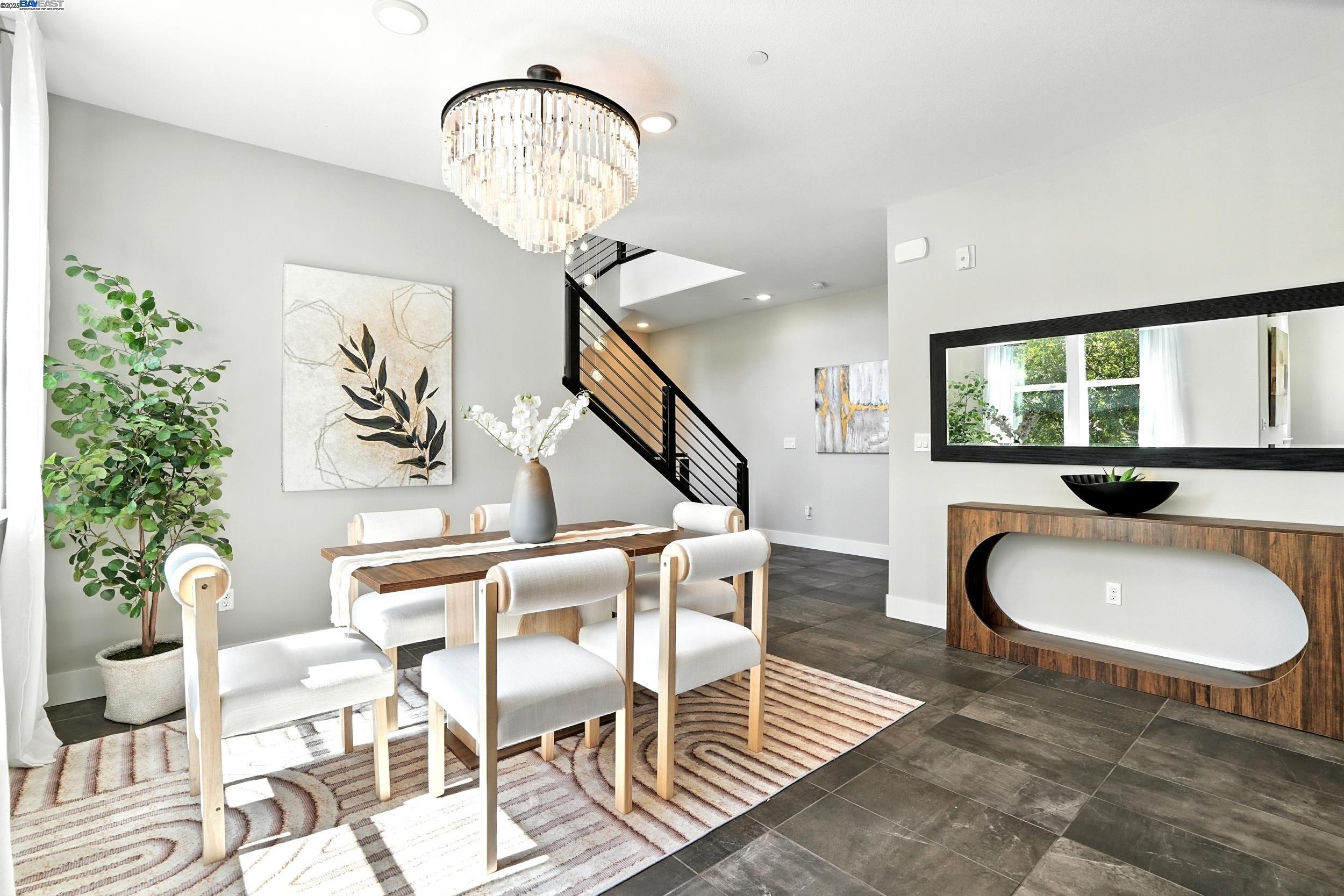 Detail Gallery Image 5 of 37 For 477 Mitchell Ave, Alameda,  CA 94501 - 3 Beds | 2/1 Baths