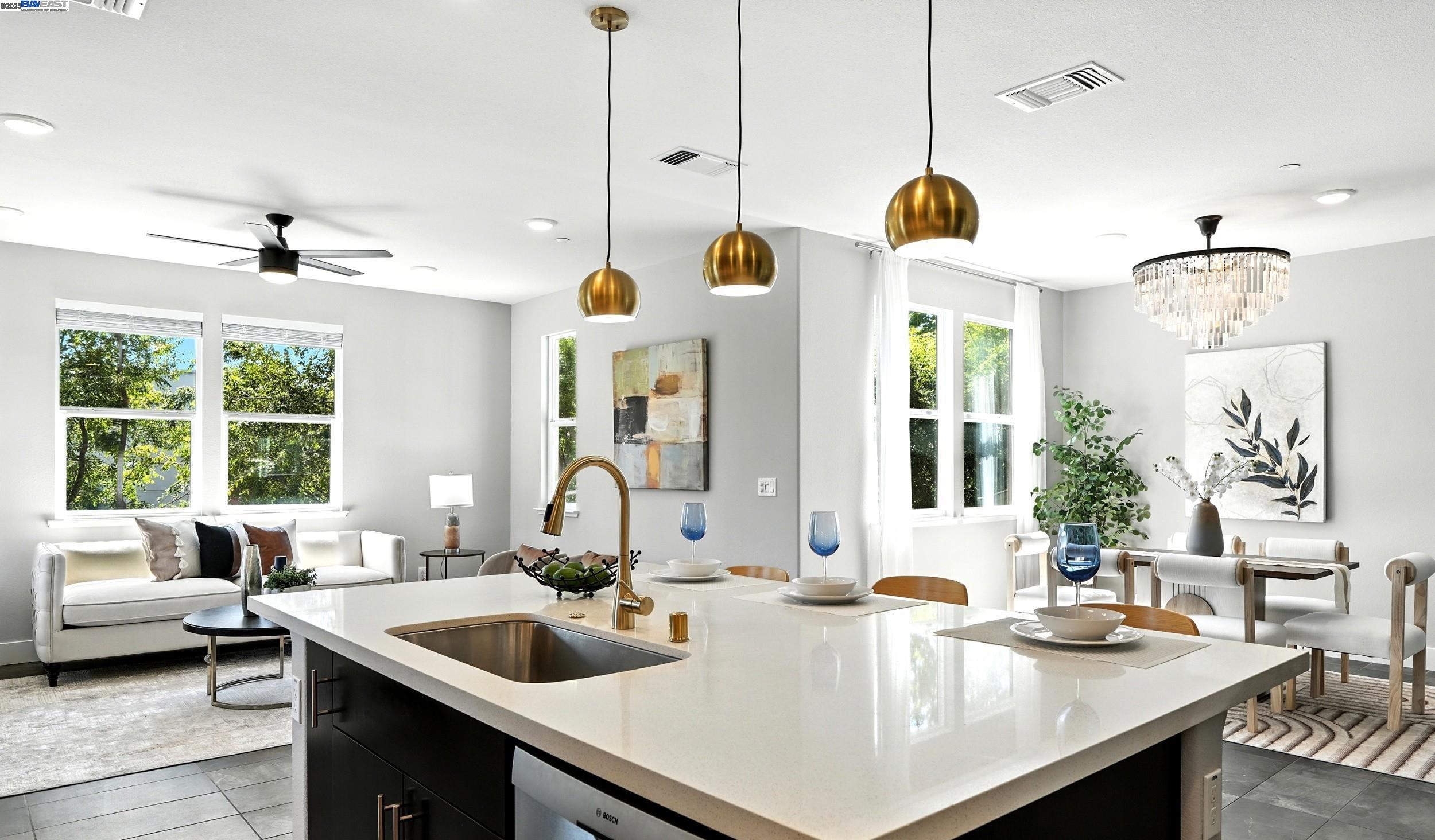 Detail Gallery Image 6 of 37 For 477 Mitchell Ave, Alameda,  CA 94501 - 3 Beds | 2/1 Baths