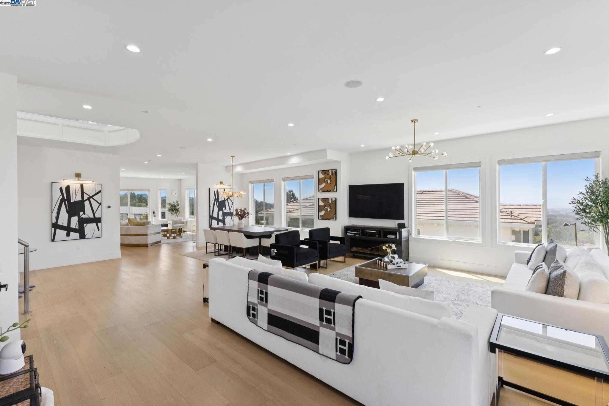 Detail Gallery Image 4 of 60 For 3606 Sarita St, Hayward,  CA 94542 - 4 Beds | 4 Baths