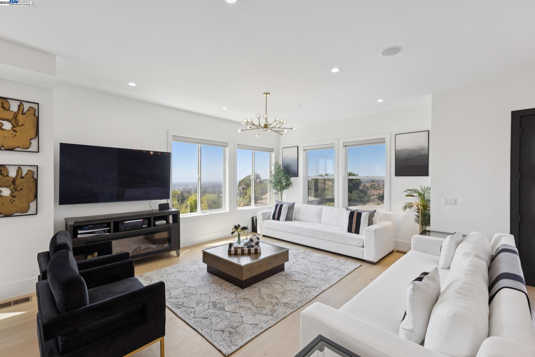 Detail Gallery Image 6 of 60 For 3606 Sarita St, Hayward,  CA 94542 - 4 Beds | 4 Baths
