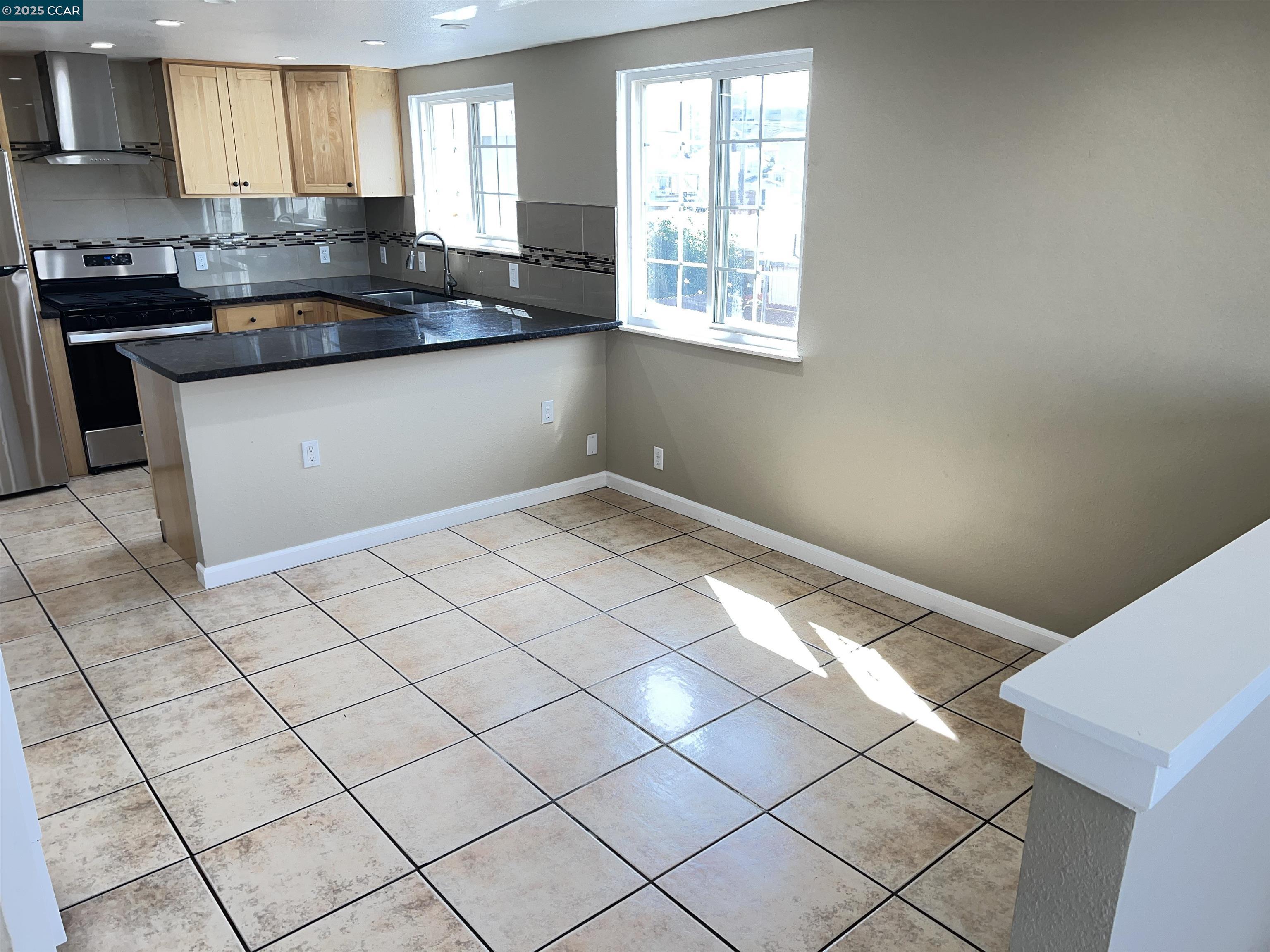 Detail Gallery Image 13 of 26 For 632 9th St, Richmond,  CA 94801 - – Beds | – Baths