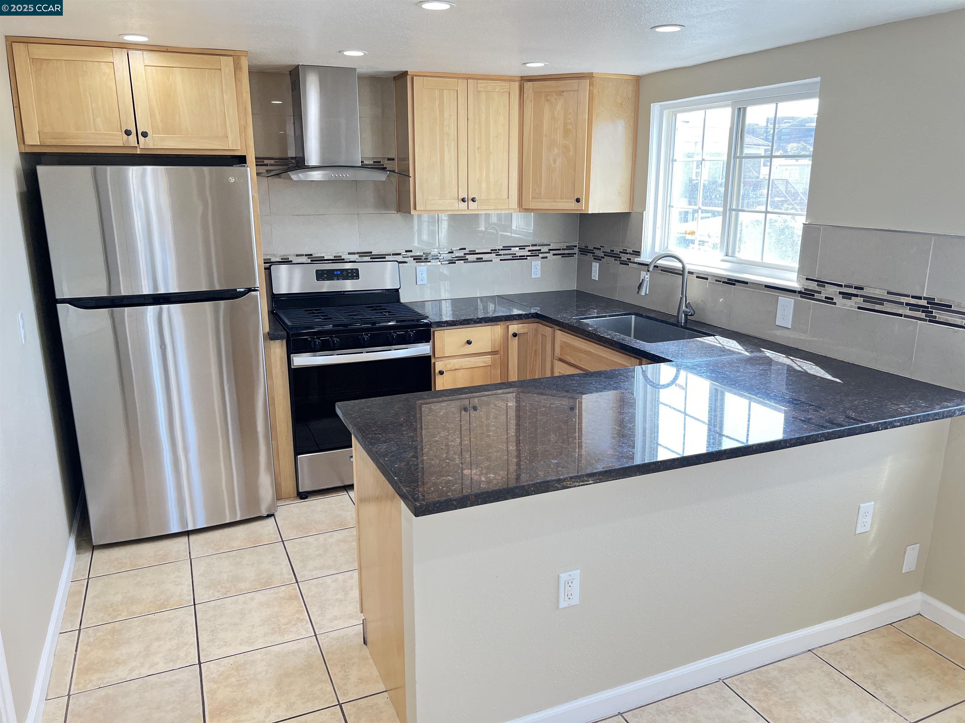 Detail Gallery Image 14 of 26 For 632 9th St, Richmond,  CA 94801 - – Beds | – Baths
