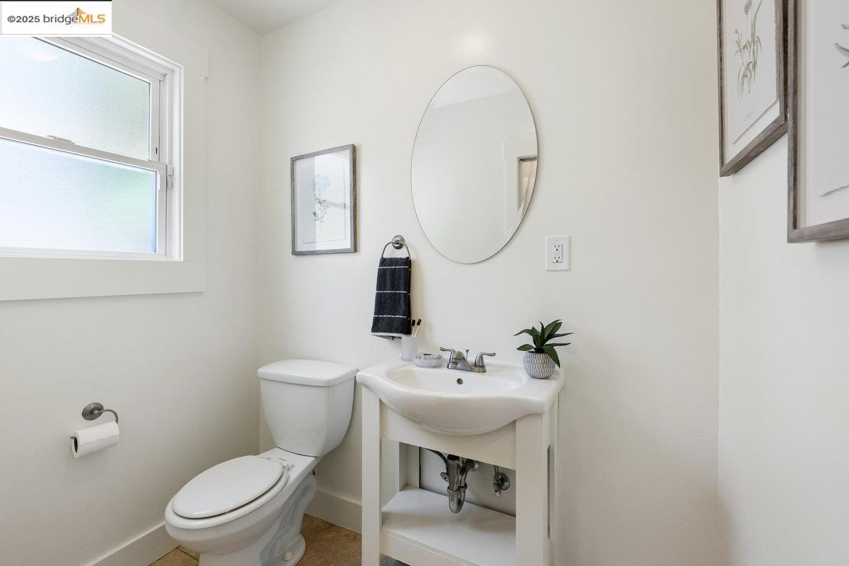 Detail Gallery Image 24 of 32 For 5344 Walnut St, Oakland,  CA 94619 - 2 Beds | 1/1 Baths