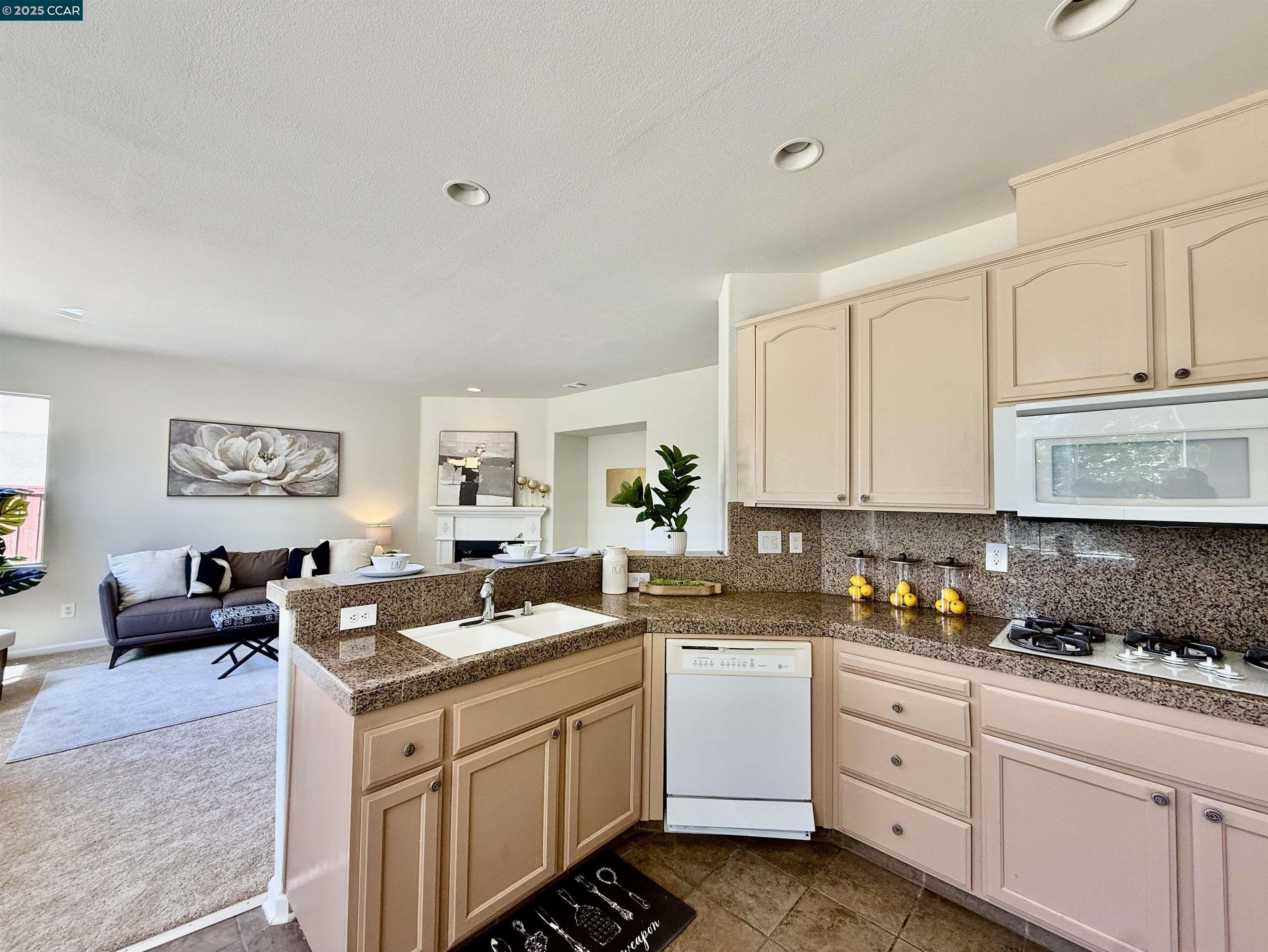 Detail Gallery Image 16 of 60 For 2325 Lansdowne Pl, Vallejo,  CA 94591 - 4 Beds | 3 Baths