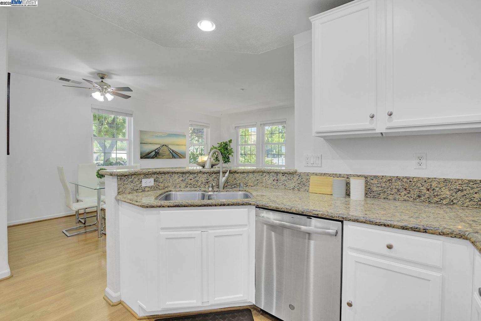 Detail Gallery Image 10 of 45 For 406 Niles Cmn, Fremont,  CA 94536 - 3 Beds | 2/1 Baths