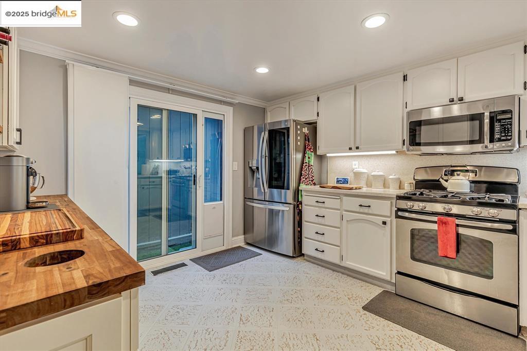 Detail Gallery Image 3 of 31 For 2025 Sand Point Rd, Discovery Bay,  CA 94505 - 2 Beds | 2/1 Baths