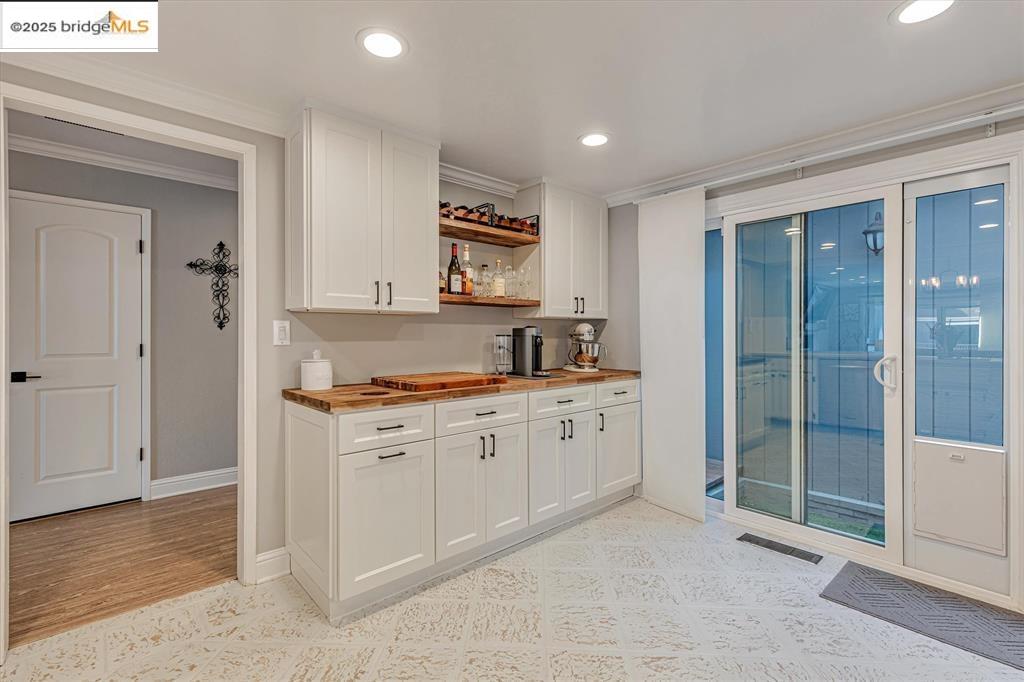 Detail Gallery Image 4 of 31 For 2025 Sand Point Rd, Discovery Bay,  CA 94505 - 2 Beds | 2/1 Baths