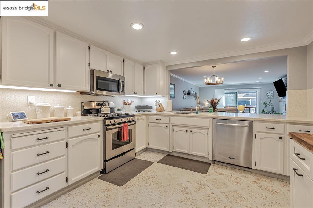 Detail Gallery Image 5 of 31 For 2025 Sand Point Rd, Discovery Bay,  CA 94505 - 2 Beds | 2/1 Baths