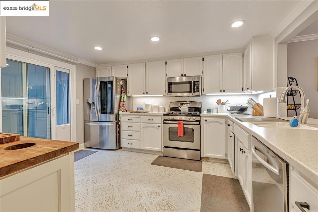 Detail Gallery Image 6 of 31 For 2025 Sand Point Rd, Discovery Bay,  CA 94505 - 2 Beds | 2/1 Baths