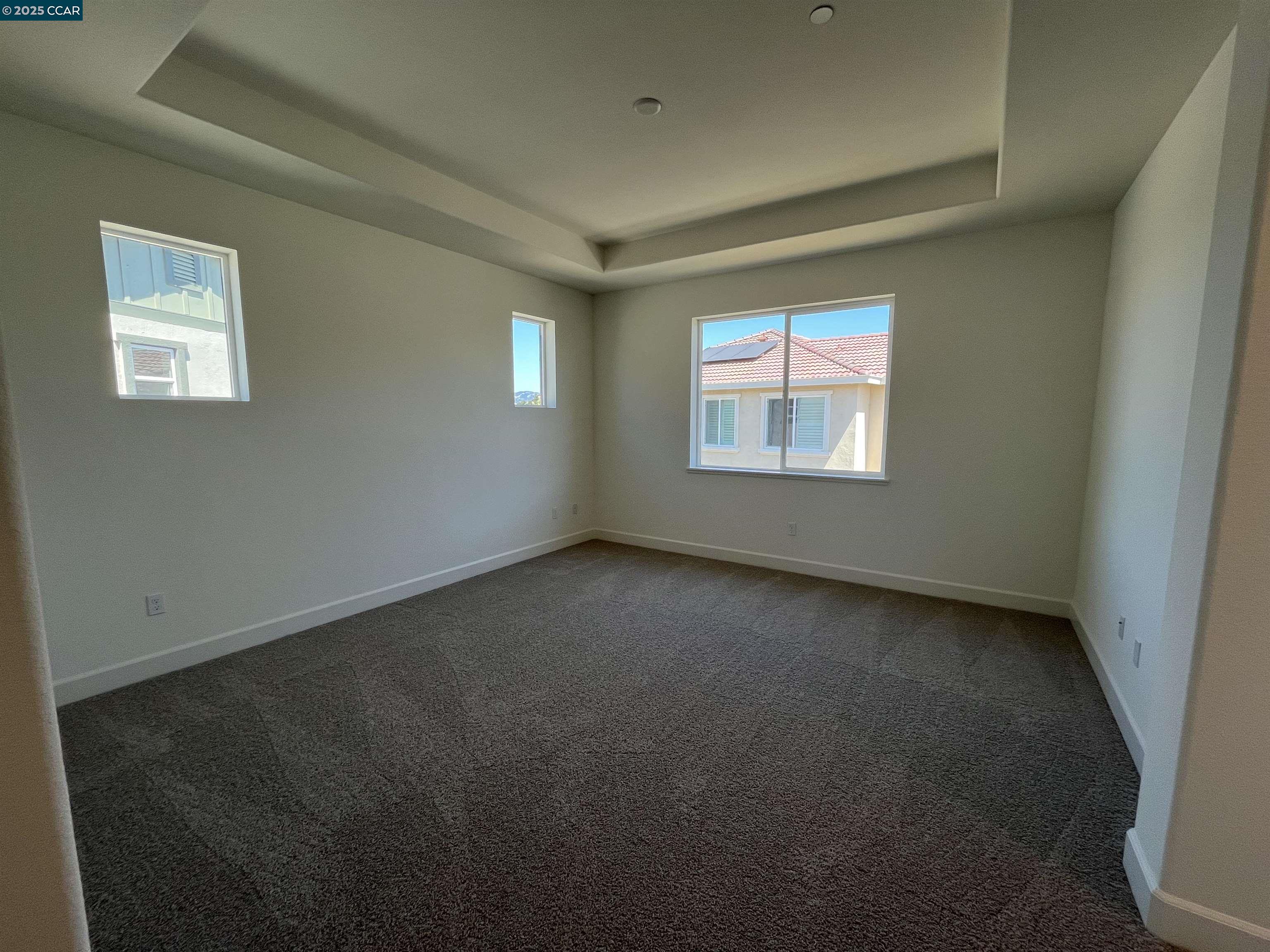 Detail Gallery Image 5 of 6 For 848 Crescendo Street, Fairfield,  CA 94534 - 4 Beds | 2/1 Baths