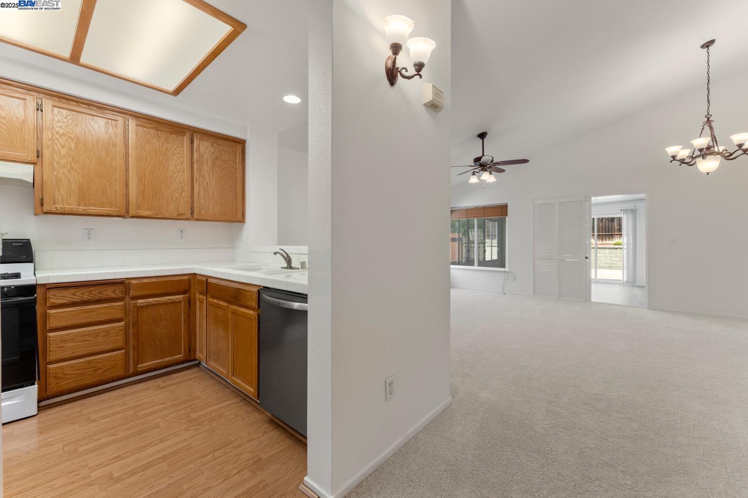 Detail Gallery Image 13 of 45 For 2092 Heartland Circle, Brentwood,  CA 94513 - 3 Beds | 2 Baths