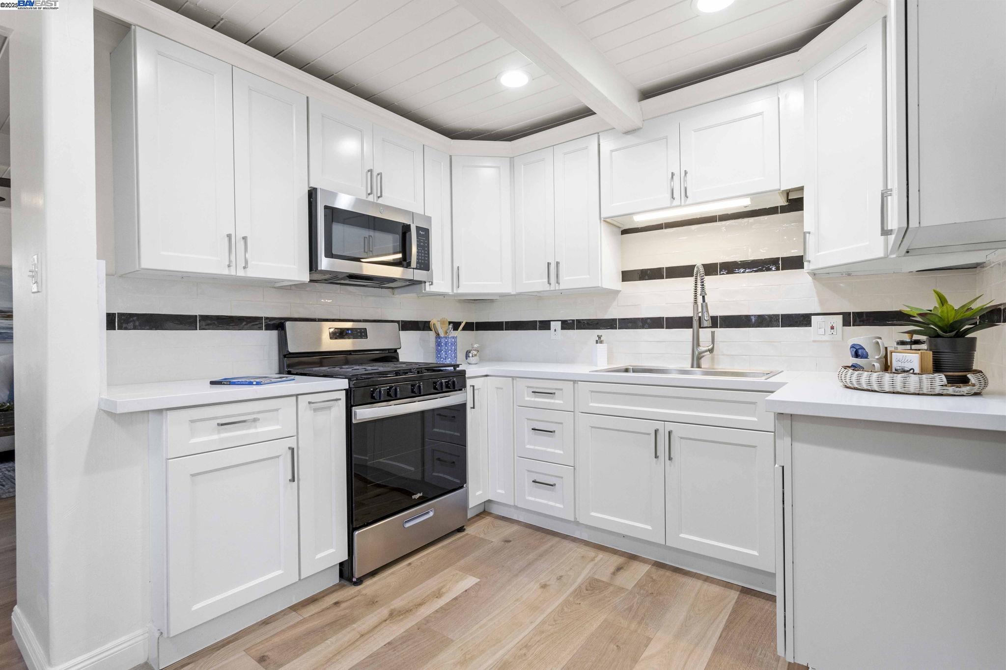 Detail Gallery Image 7 of 47 For 51 Surf View Drive, Bay Point,  CA 94565 - 3 Beds | 1 Baths
