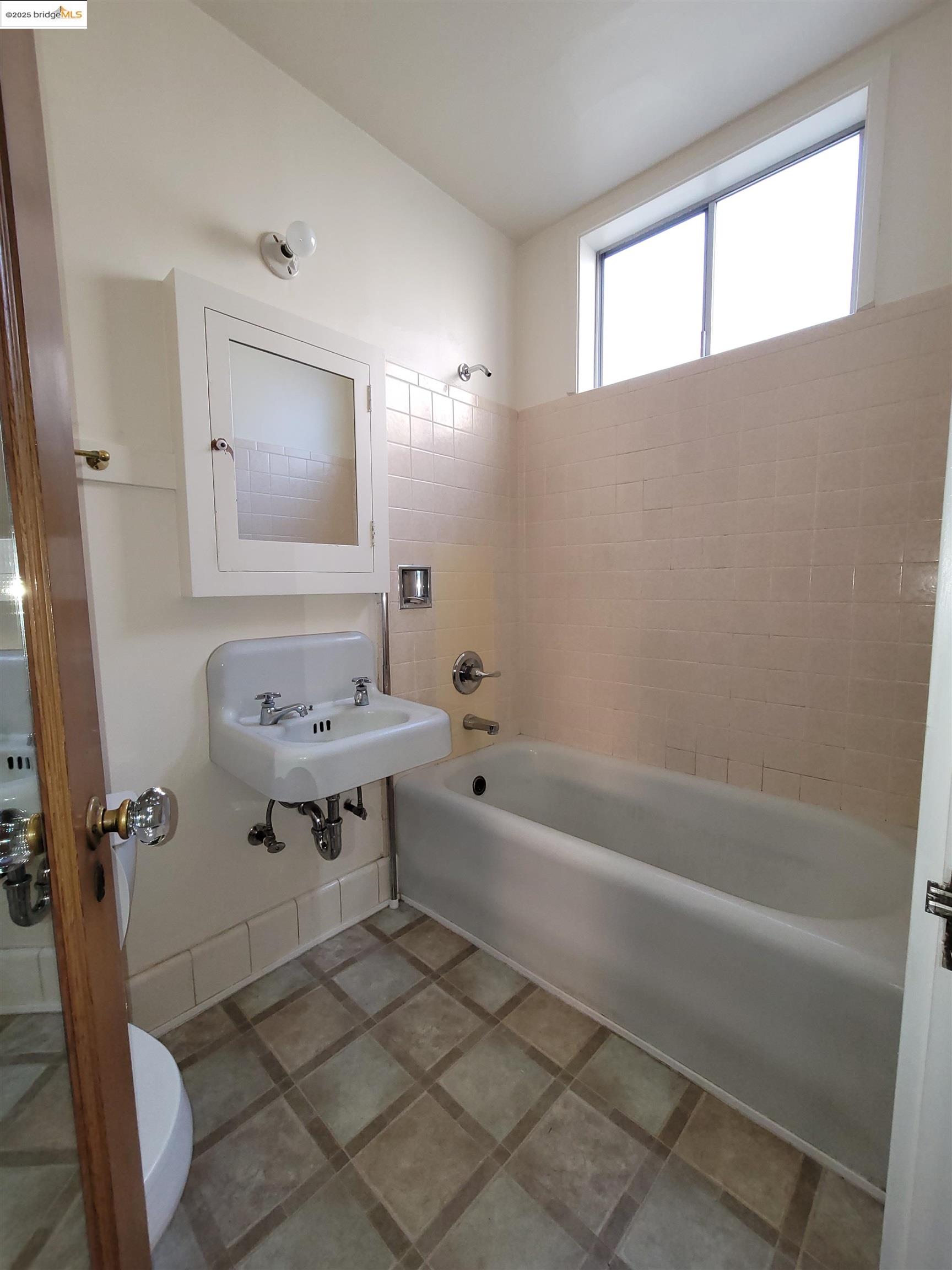 Photo #21: 41109638 Listing: Photo #21