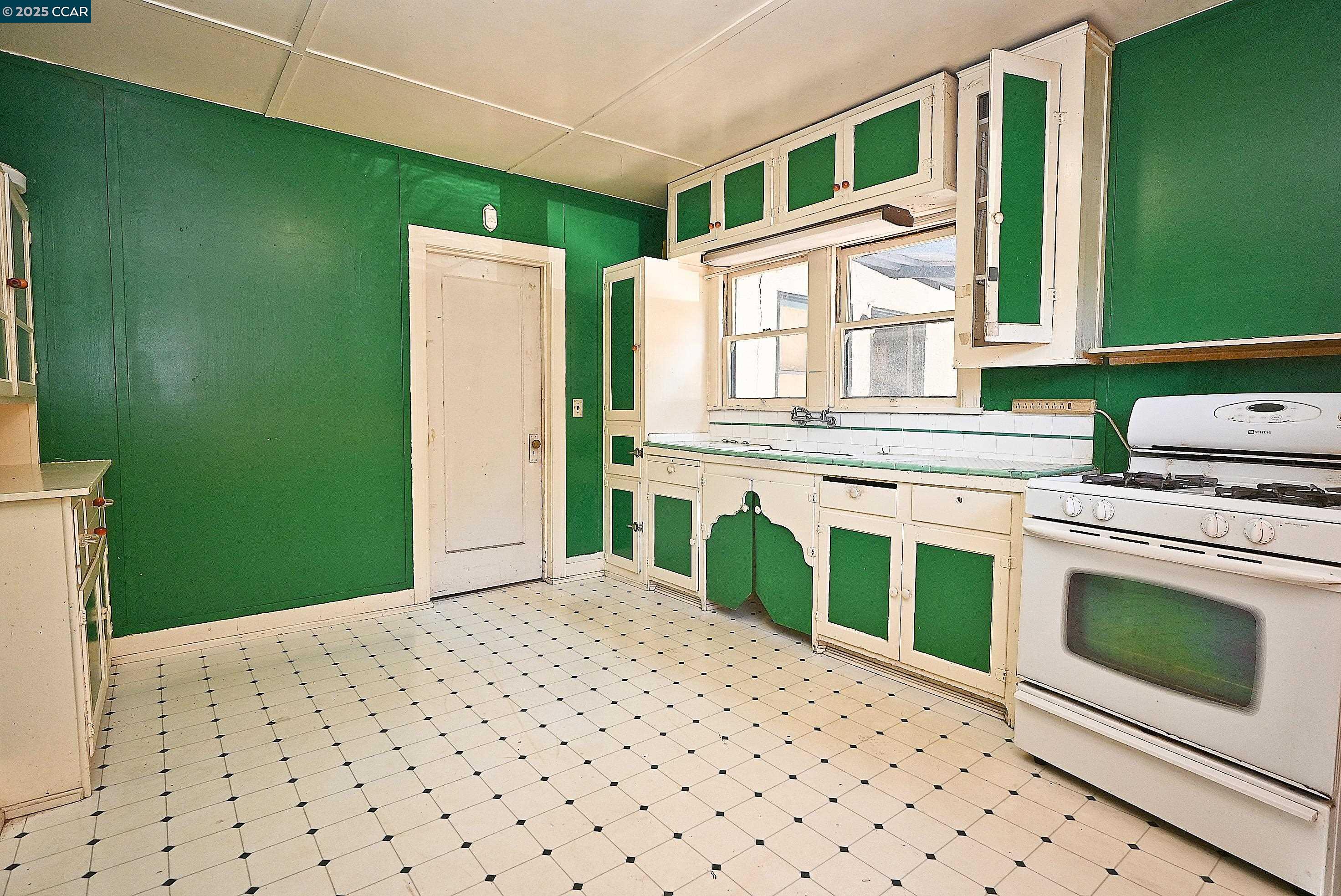 Detail Gallery Image 19 of 59 For 2142 Grant St, Concord,  CA 94520 - 3 Beds | 2 Baths
