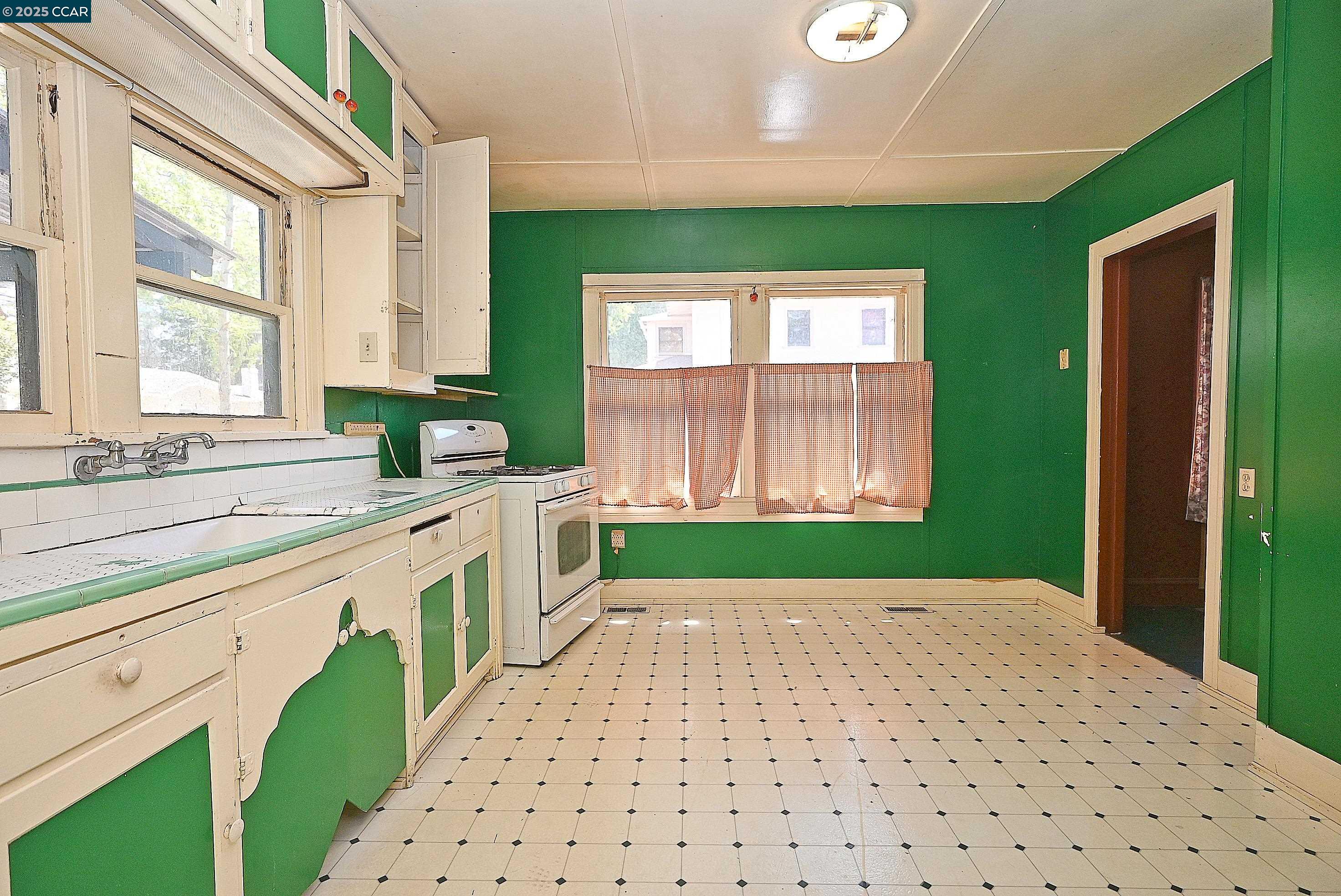 Detail Gallery Image 20 of 59 For 2142 Grant St, Concord,  CA 94520 - 3 Beds | 2 Baths