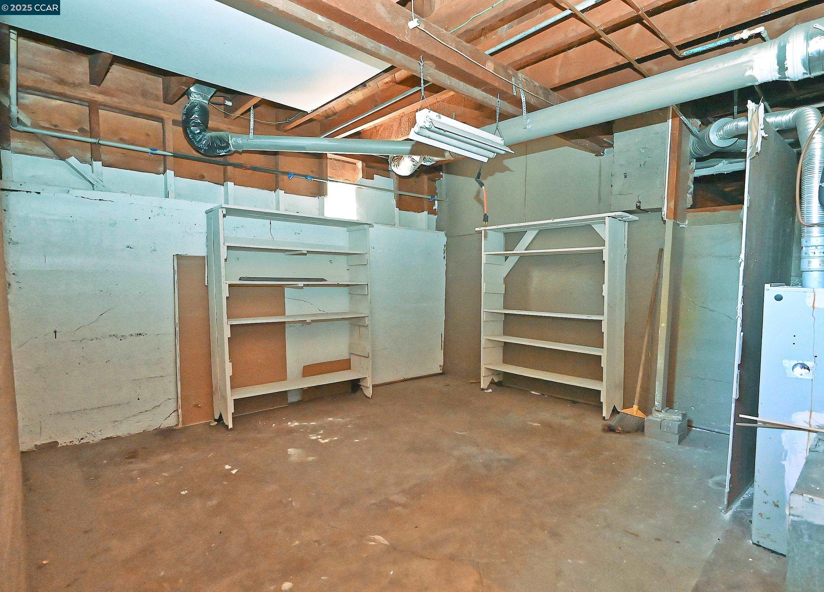 Detail Gallery Image 32 of 59 For 2142 Grant St, Concord,  CA 94520 - 3 Beds | 2 Baths