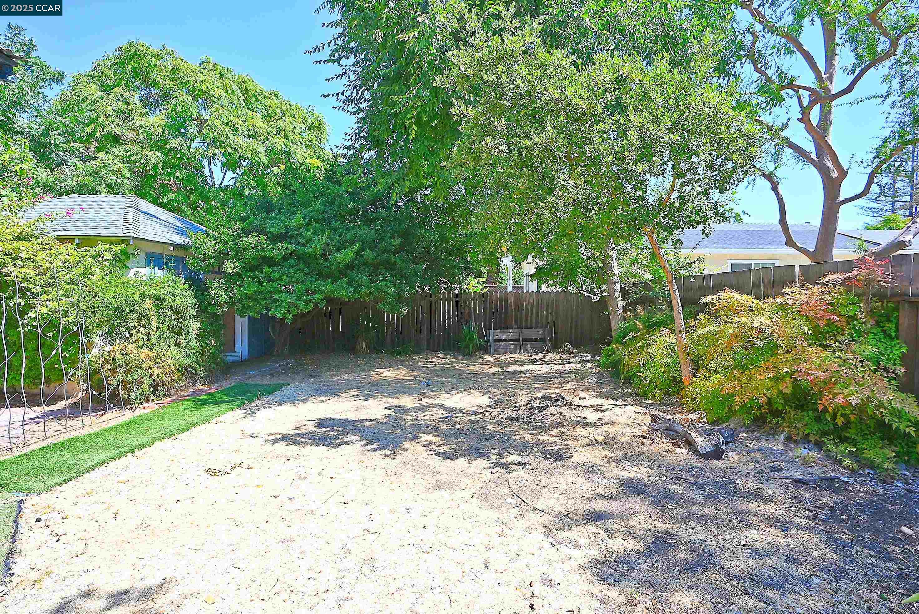 Detail Gallery Image 8 of 59 For 2142 Grant St, Concord,  CA 94520 - 3 Beds | 2 Baths