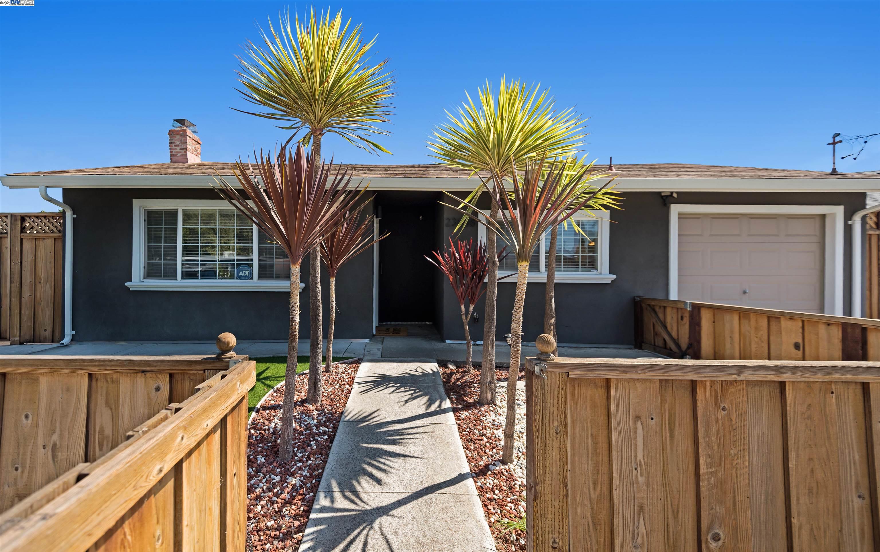 Detail Gallery Image 2 of 33 For 23688 Jorgensen Ln, Hayward,  CA 94541 - 3 Beds | 1 Baths