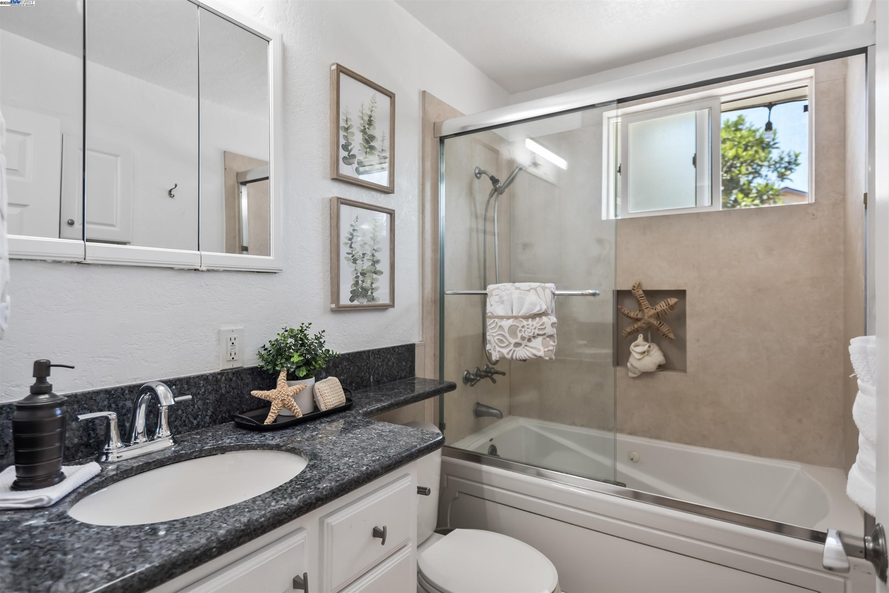 Detail Gallery Image 19 of 33 For 23688 Jorgensen Ln, Hayward,  CA 94541 - 3 Beds | 1 Baths