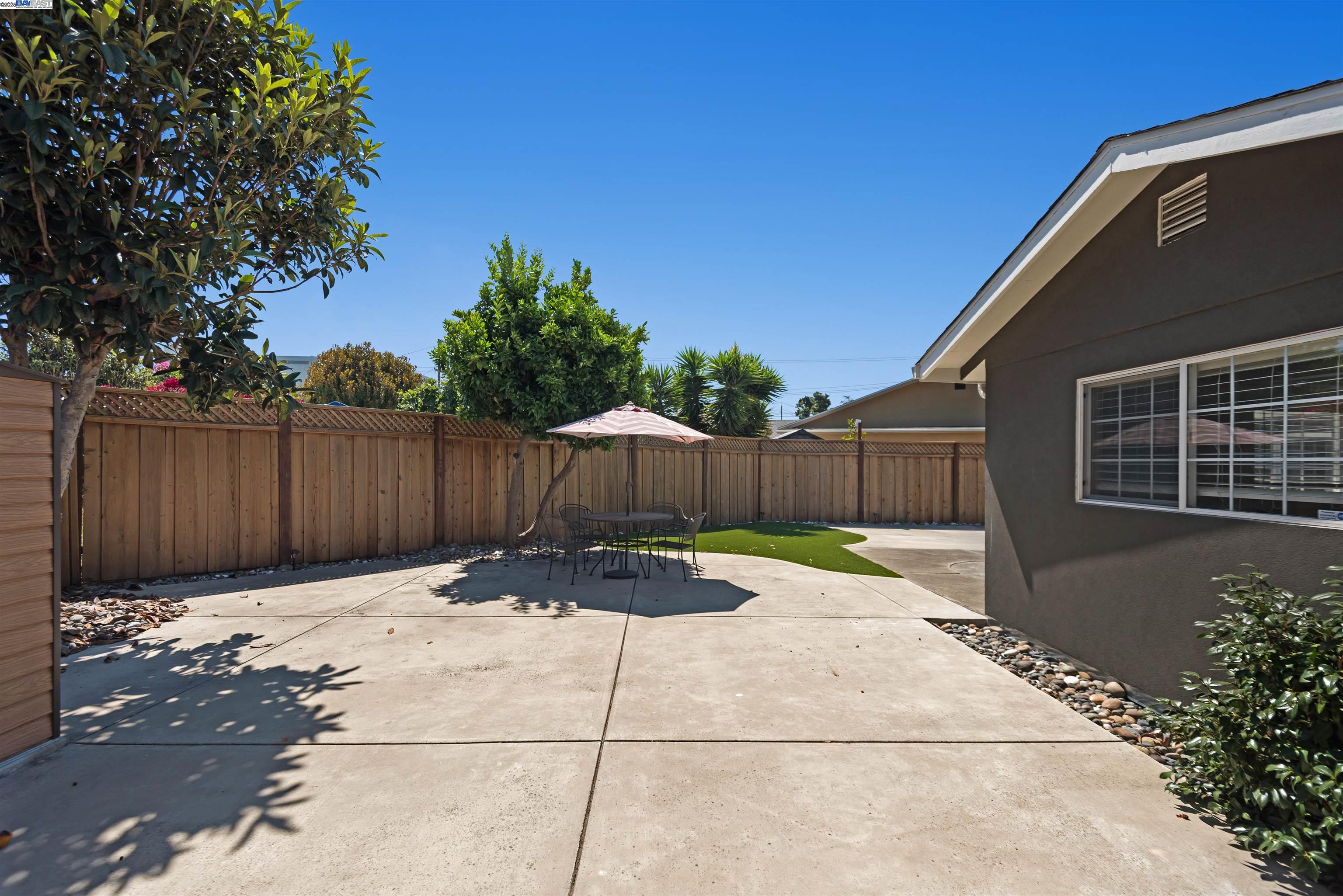 Detail Gallery Image 32 of 33 For 23688 Jorgensen Ln, Hayward,  CA 94541 - 3 Beds | 1 Baths