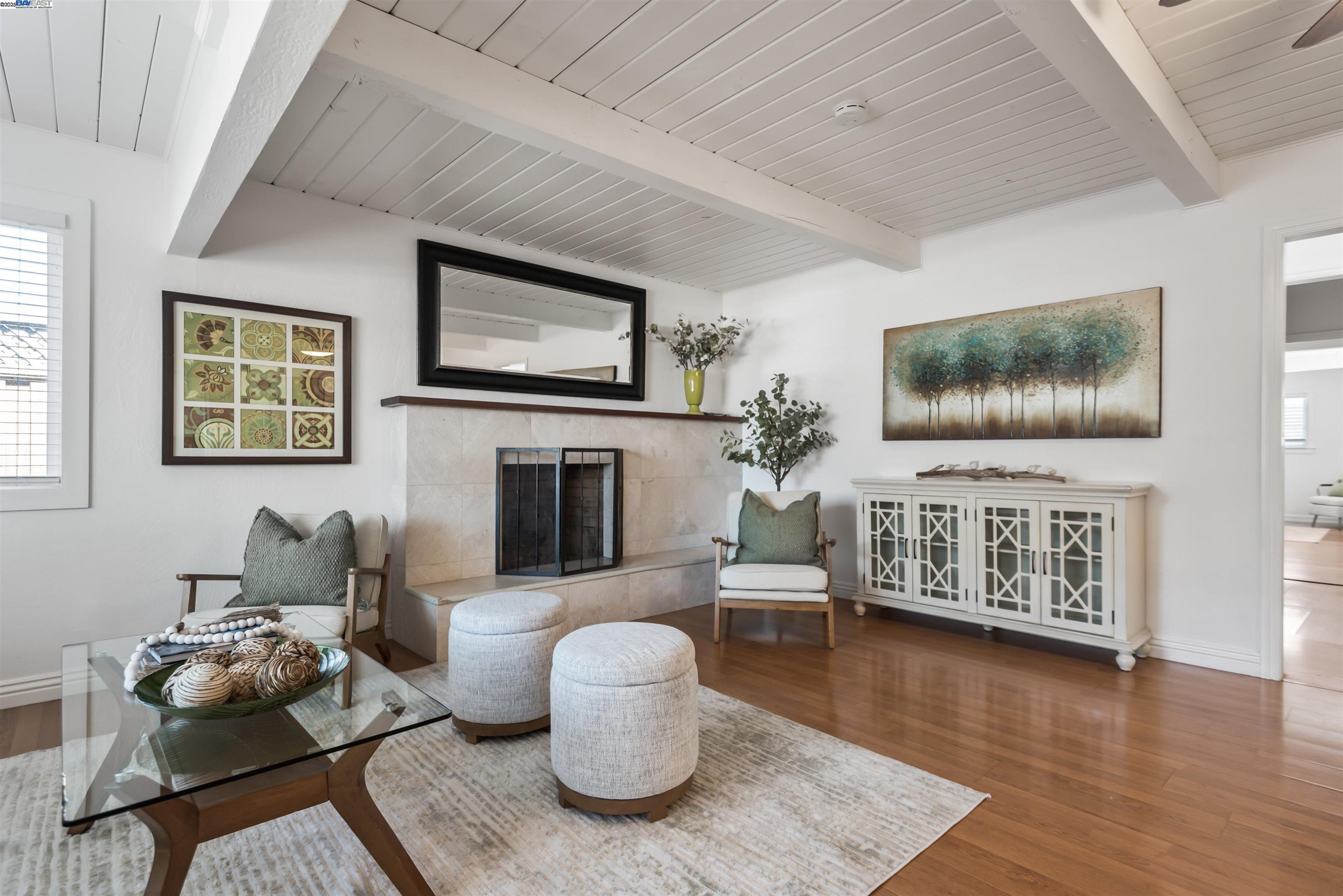 Detail Gallery Image 5 of 33 For 23688 Jorgensen Ln, Hayward,  CA 94541 - 3 Beds | 1 Baths