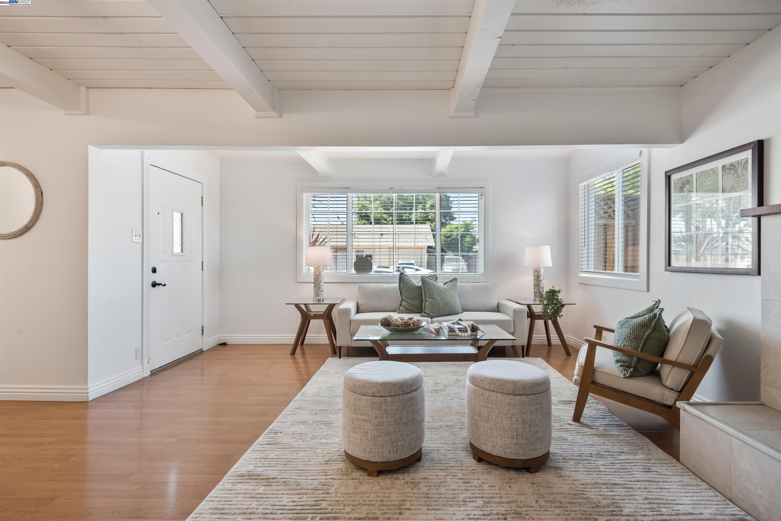 Detail Gallery Image 10 of 33 For 23688 Jorgensen Ln, Hayward,  CA 94541 - 3 Beds | 1 Baths