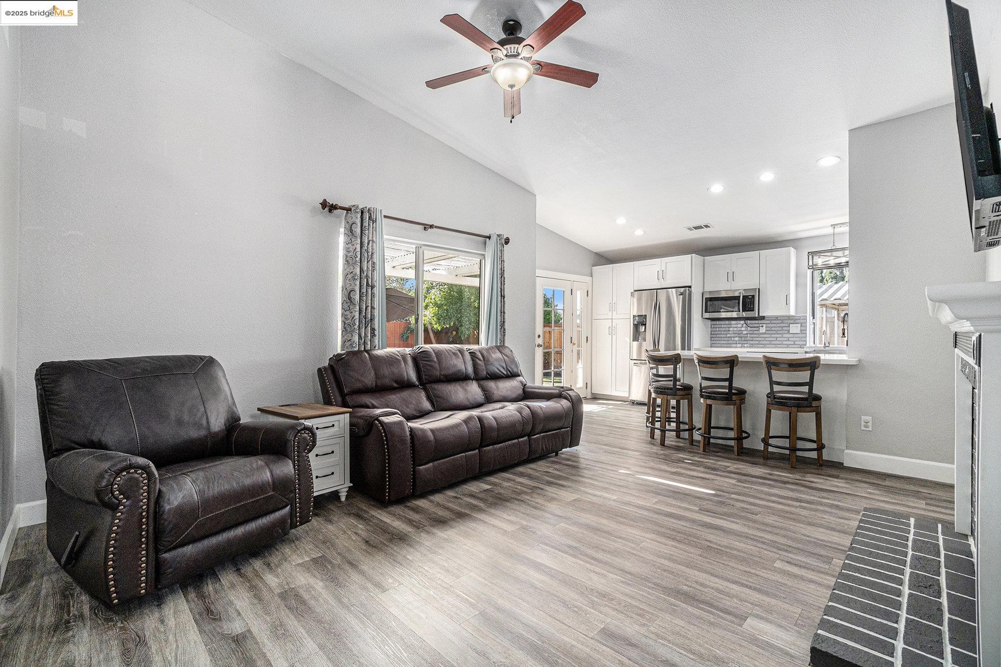 Detail Gallery Image 15 of 40 For 80 Mandeville Ct, Oakley,  CA 94561 - 3 Beds | 2 Baths